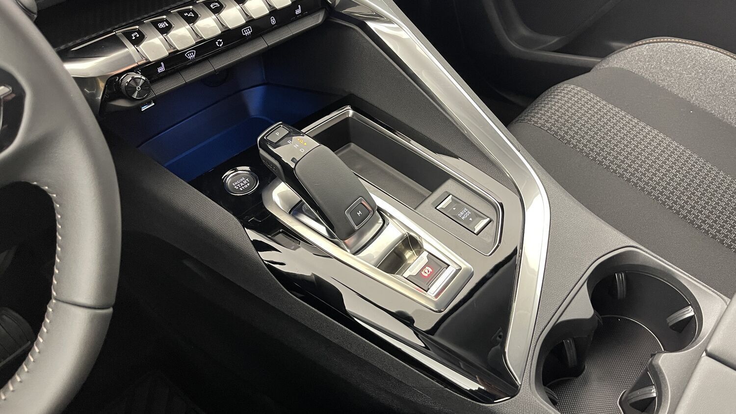 GLI00244468_p53 - PEUGEOT - 3008 - 2022 - photo 16