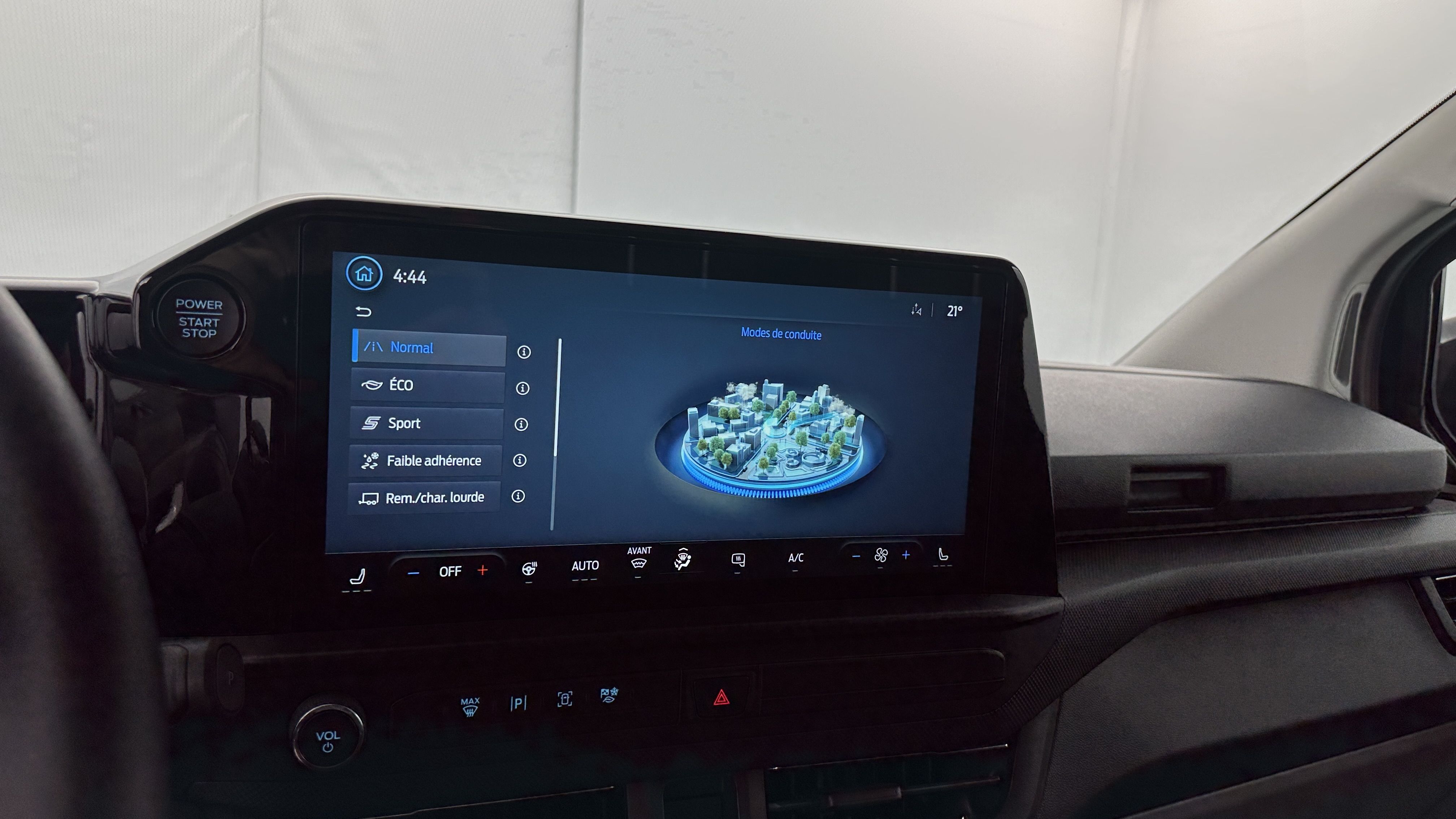 GLI00001261_p53 - FORD - TRANSIT - 2025 - photo 14