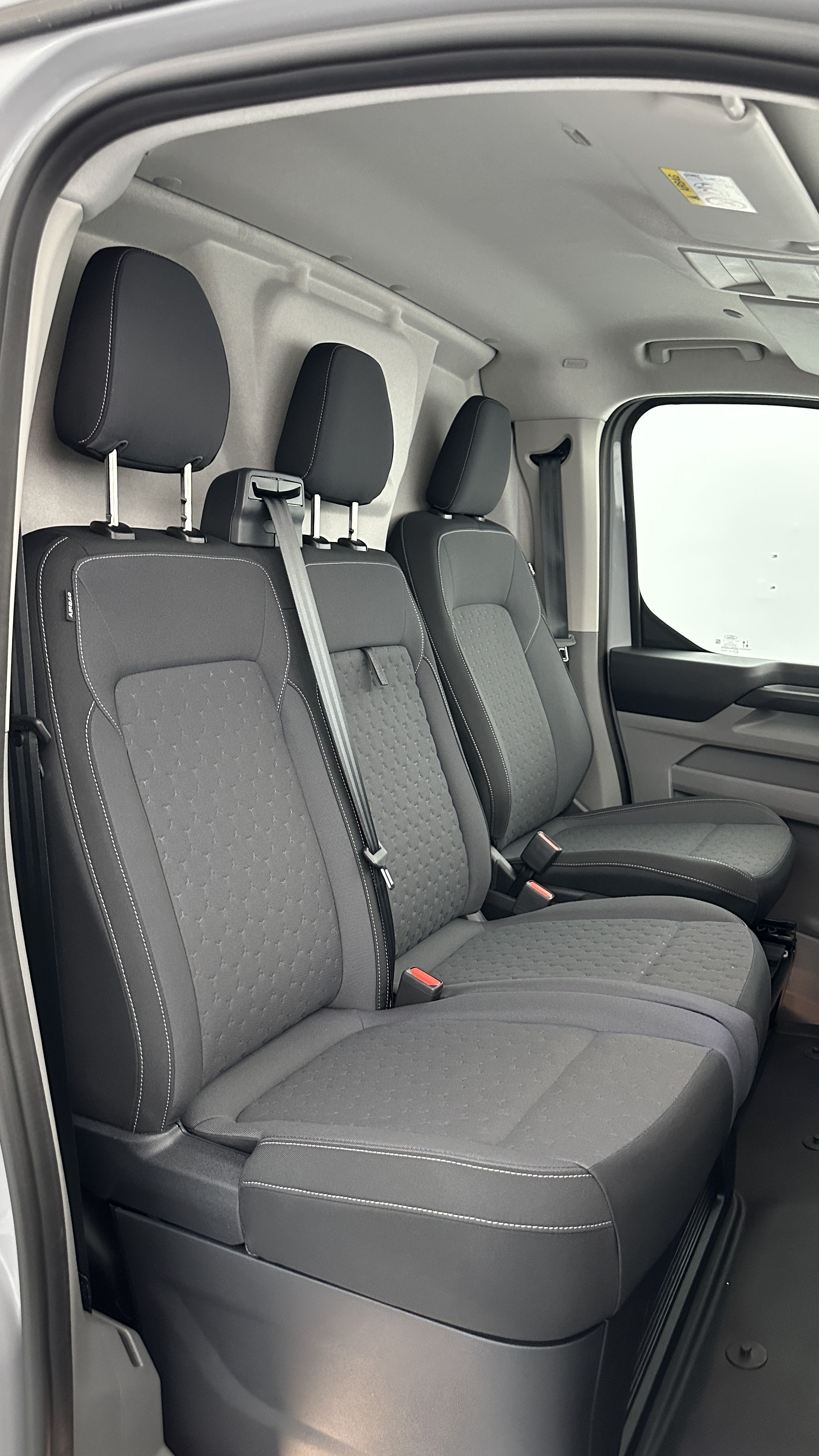 GLI00001265_p53 - FORD - TRANSIT - 2025 - photo 19