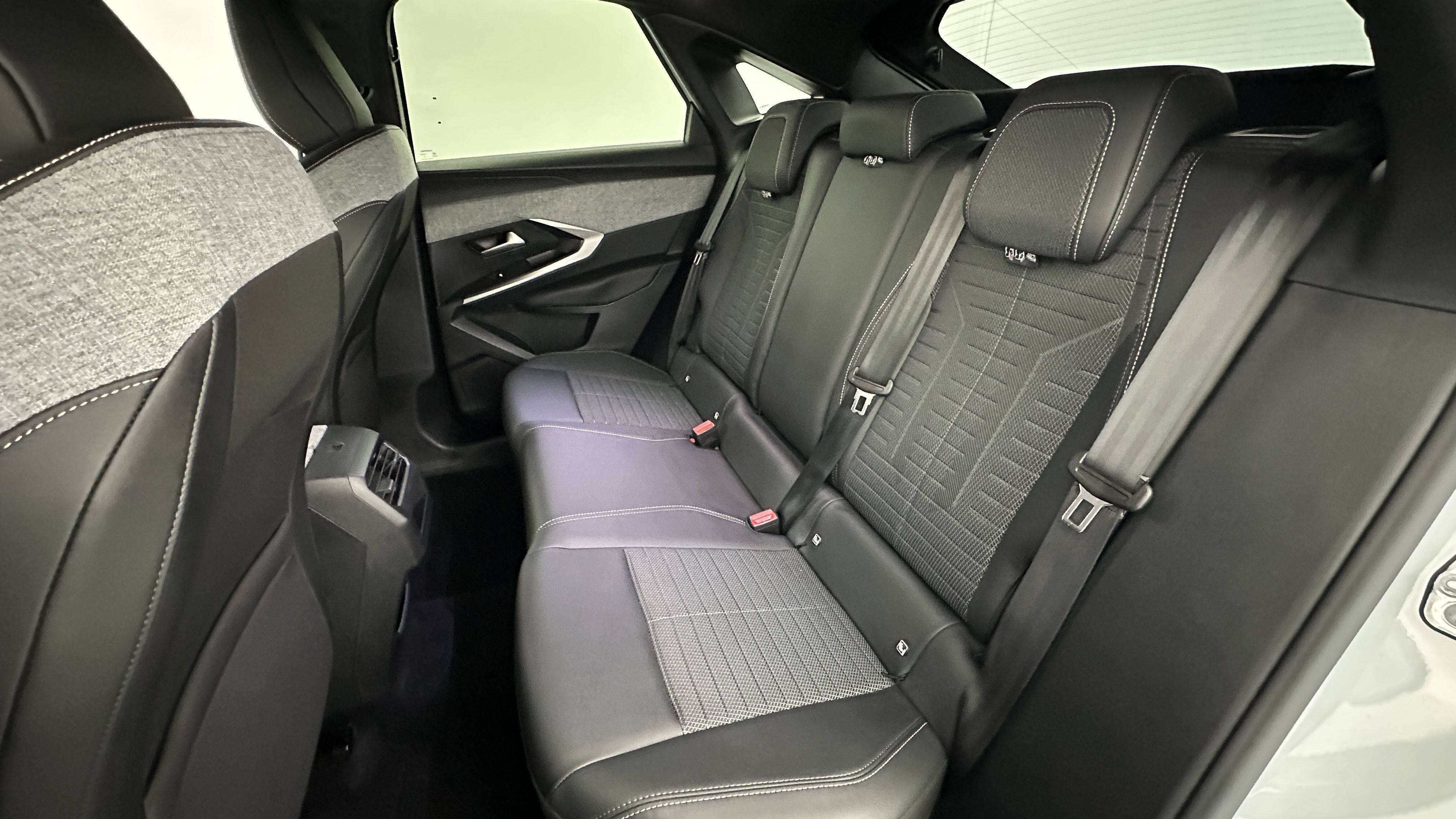 GLI00002585_p53 - PEUGEOT - 3008 - 2024 - photo 9