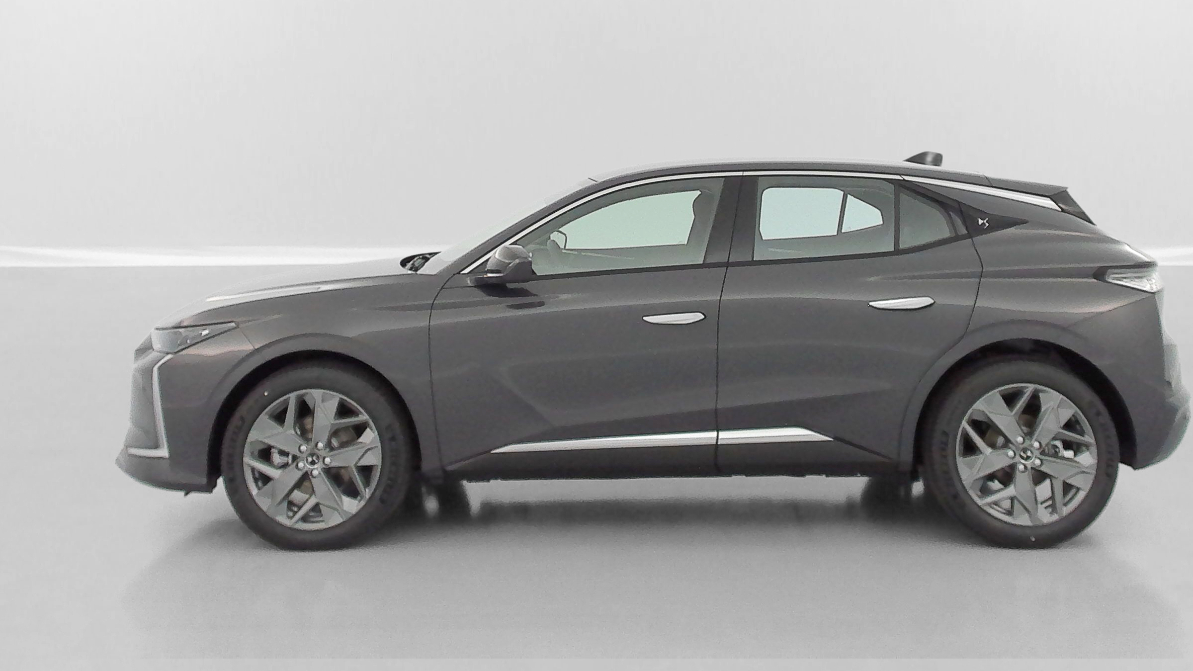 GLI00002411_p53 - DS - DS 4 - 2025 - photo 4