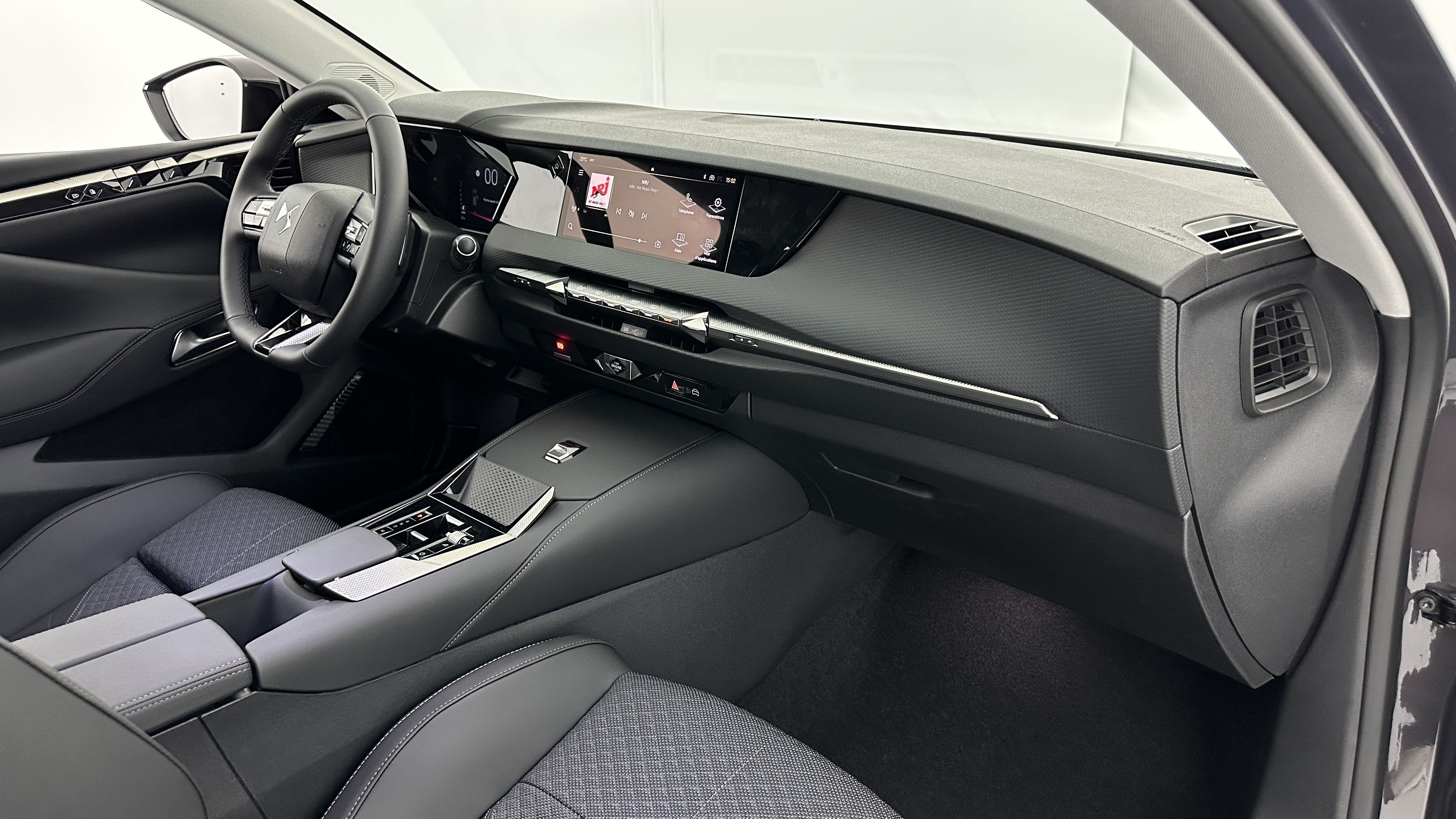 GLI00002411_p53 - DS - DS 4 - 2025 - photo 8