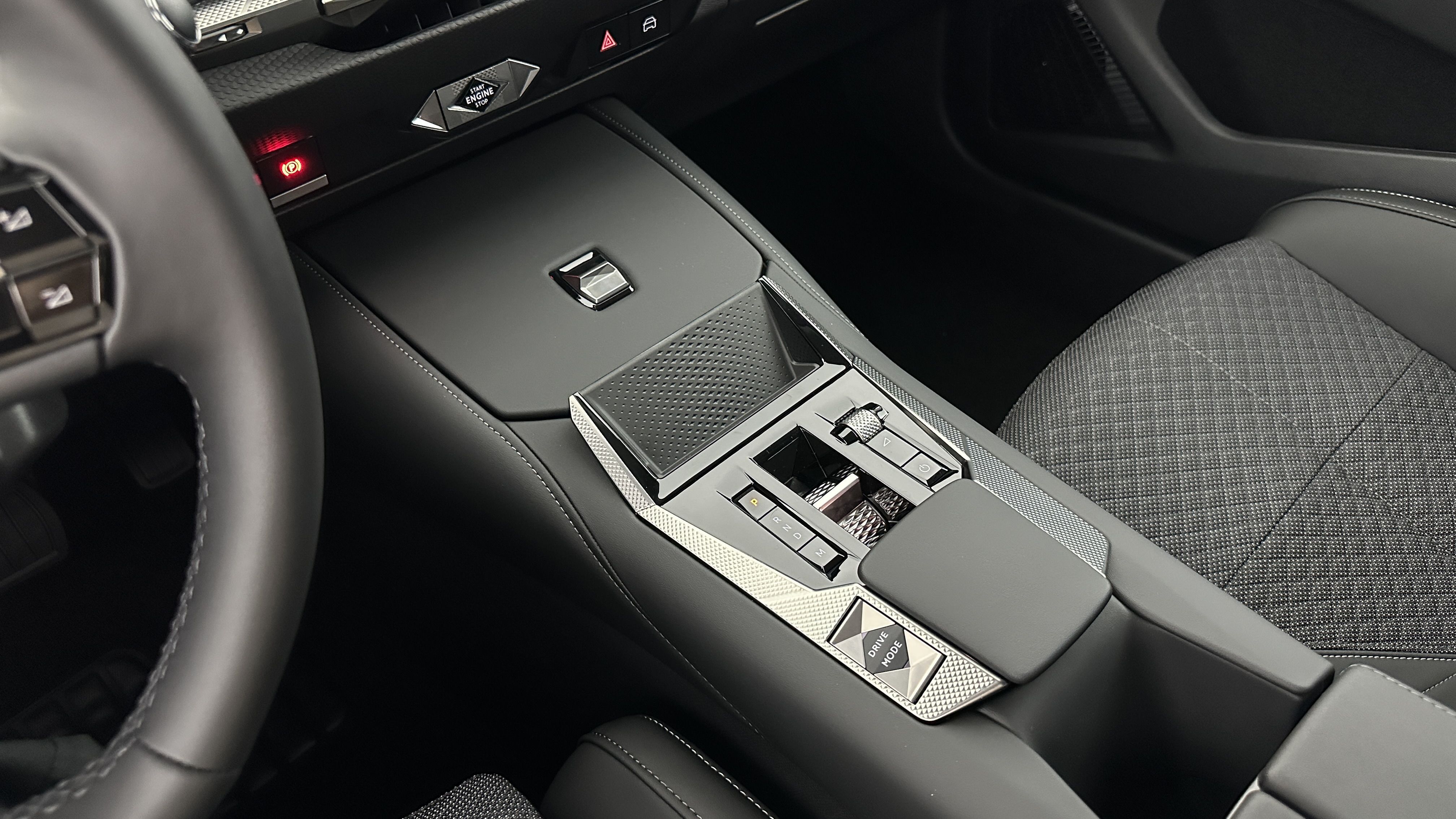 GLI00002411_p53 - DS - DS 4 - 2025 - photo 17