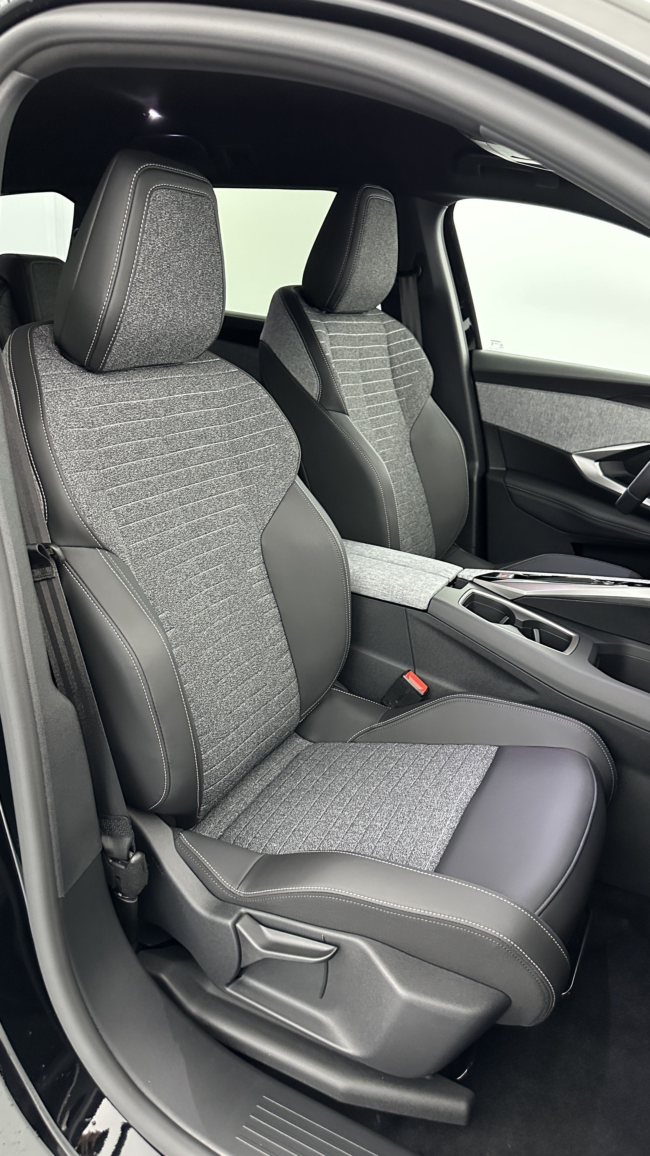 GLI00002788_p53 - PEUGEOT - 5008 - 2025 - photo 25