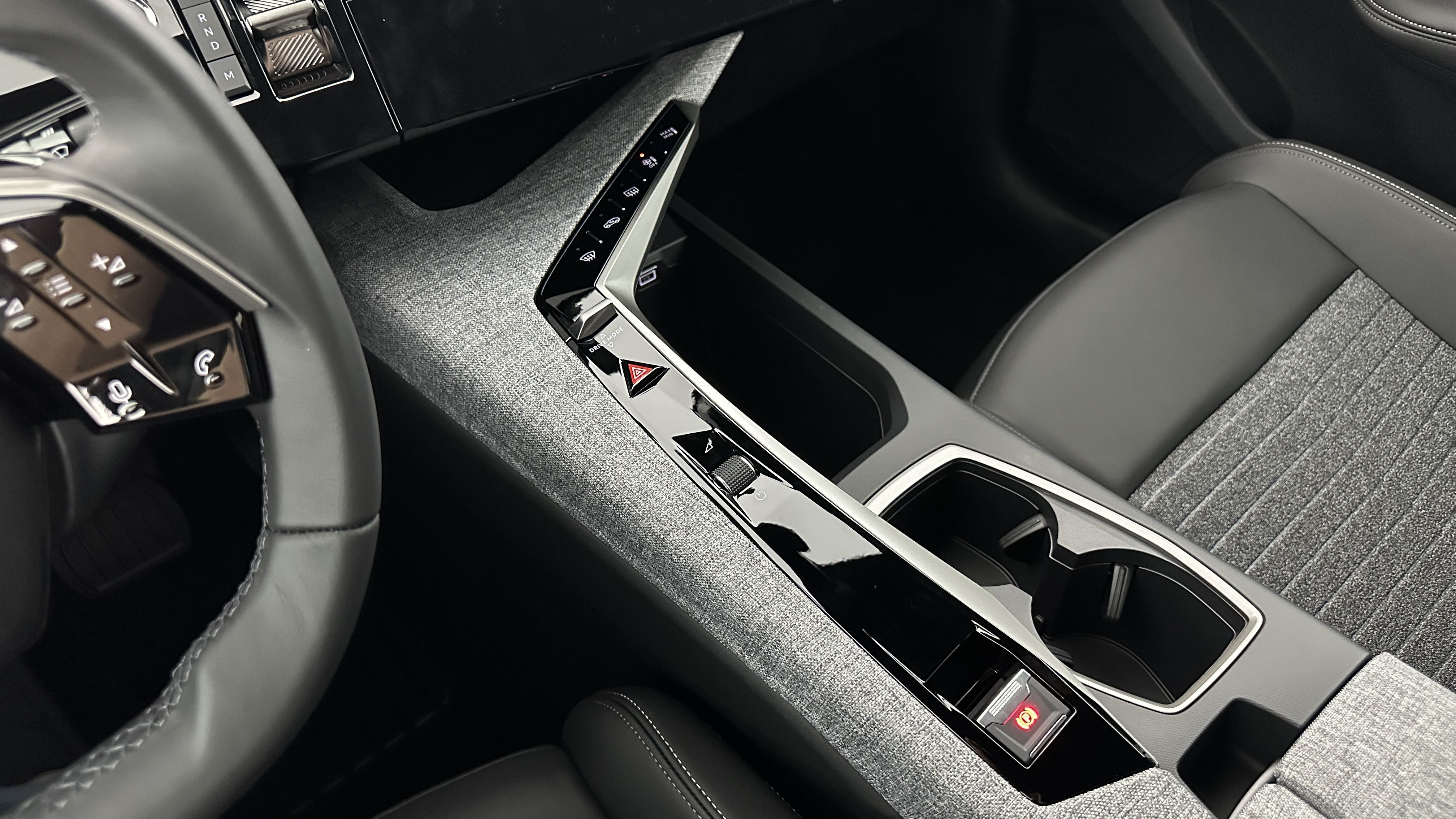 GLI00002787_p53 - PEUGEOT - 5008 - 2025 - photo 18