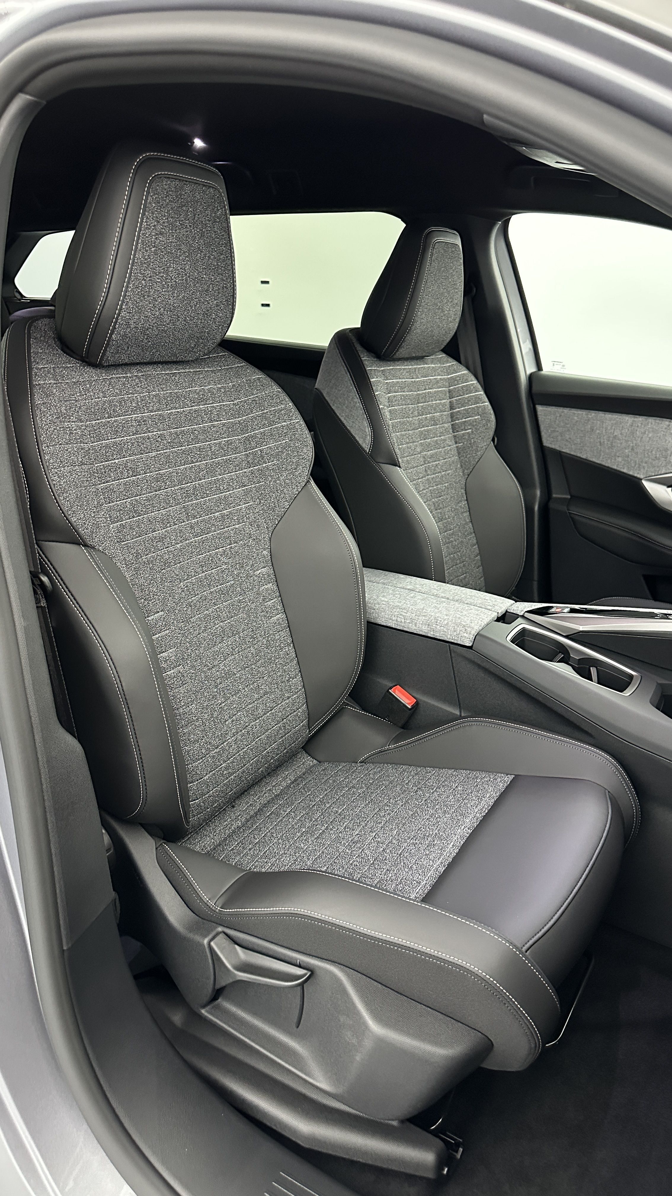 GLI00002787_p53 - PEUGEOT - 5008 - 2025 - photo 26