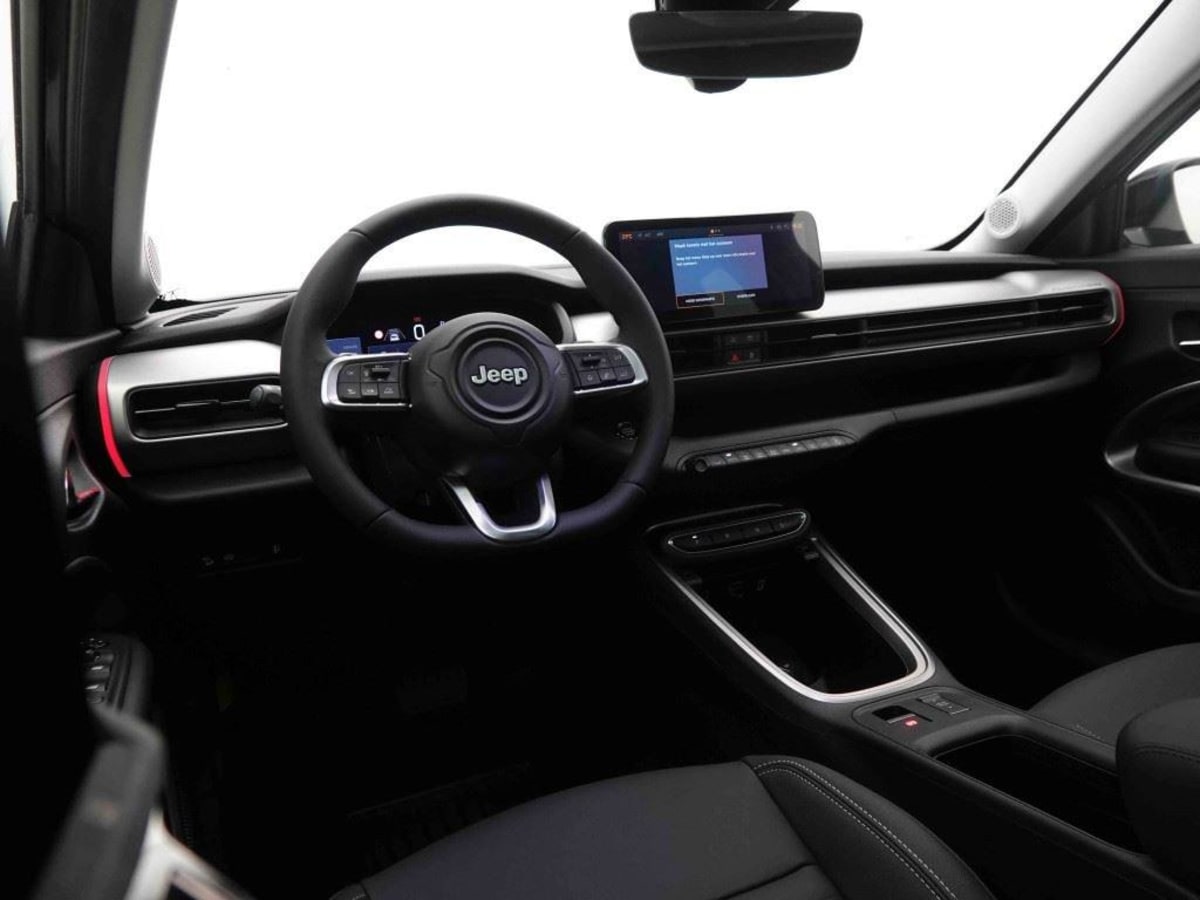 357541_p2 - JEEP - AVENGER - 2026 - photo 9