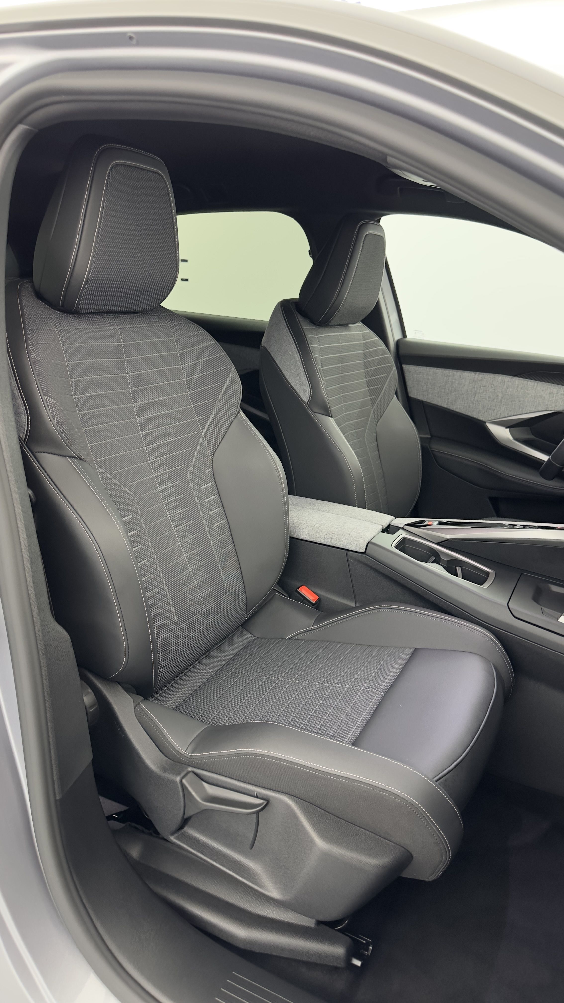 GLI00002833_p53 - PEUGEOT - 3008 - 2024 - photo 16