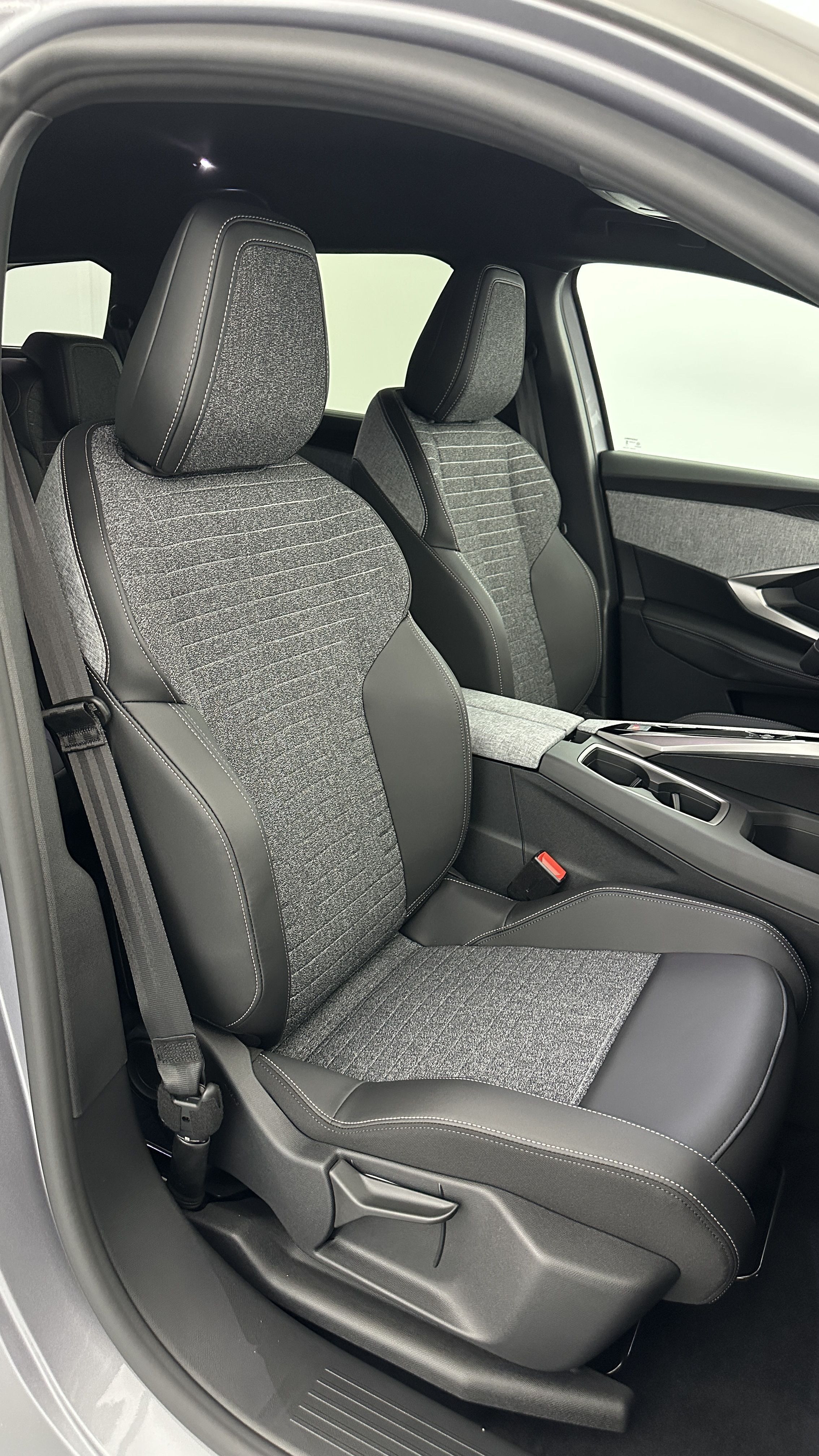 GLI00008312_p53 - PEUGEOT - 5008 - 2025 - photo 19