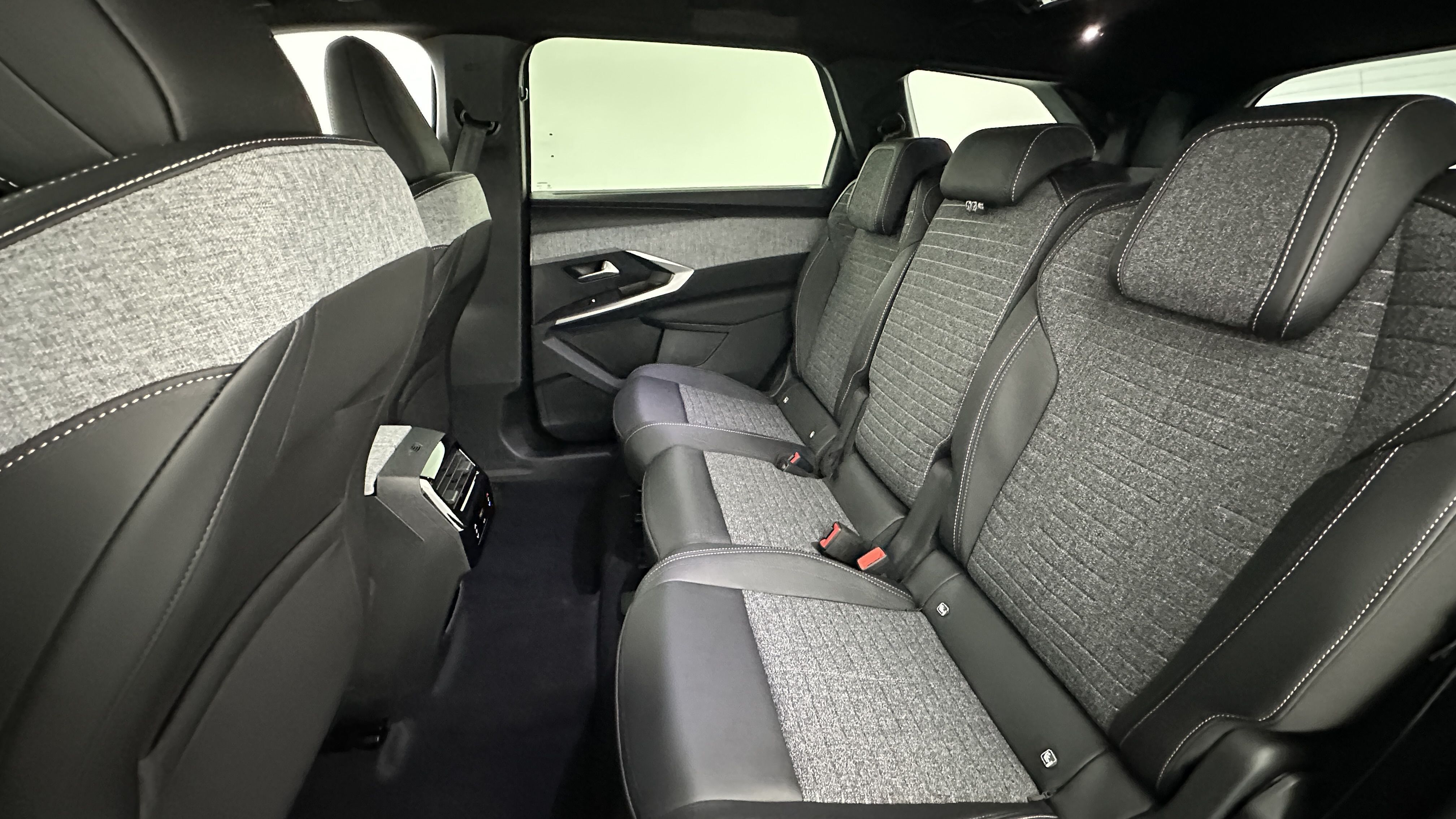 GLI00008314_p53 - PEUGEOT - 5008 - 2025 - photo 9