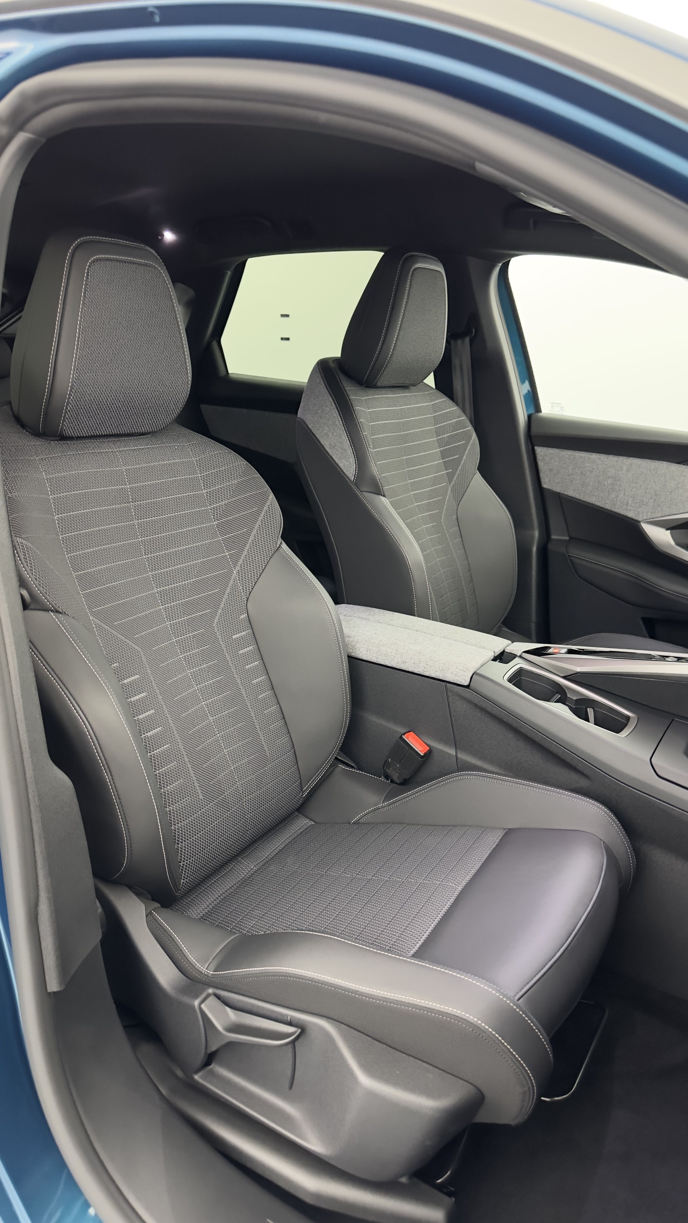 GLI00002831_p53 - PEUGEOT - 3008 - 2024 - photo 17