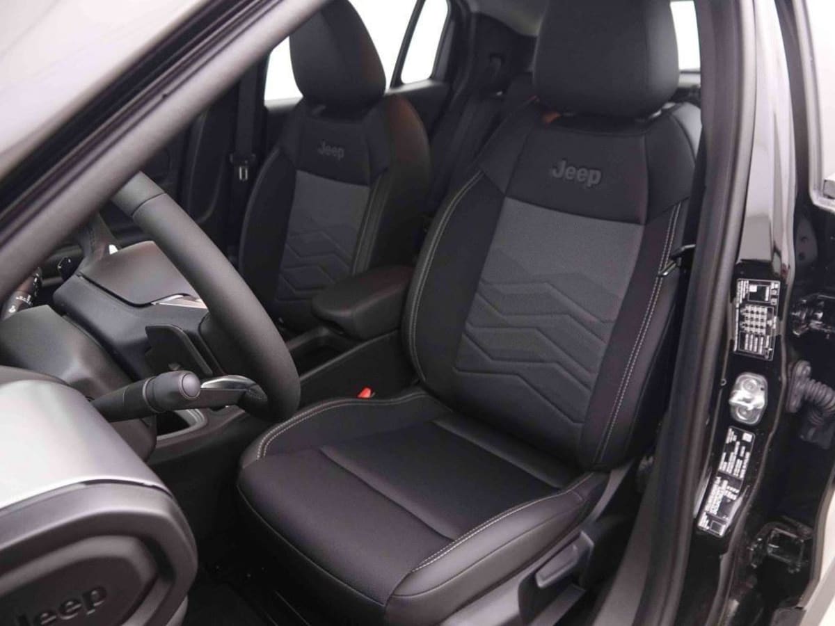 359619_p2 - JEEP - AVENGER - 2026 - photo 7