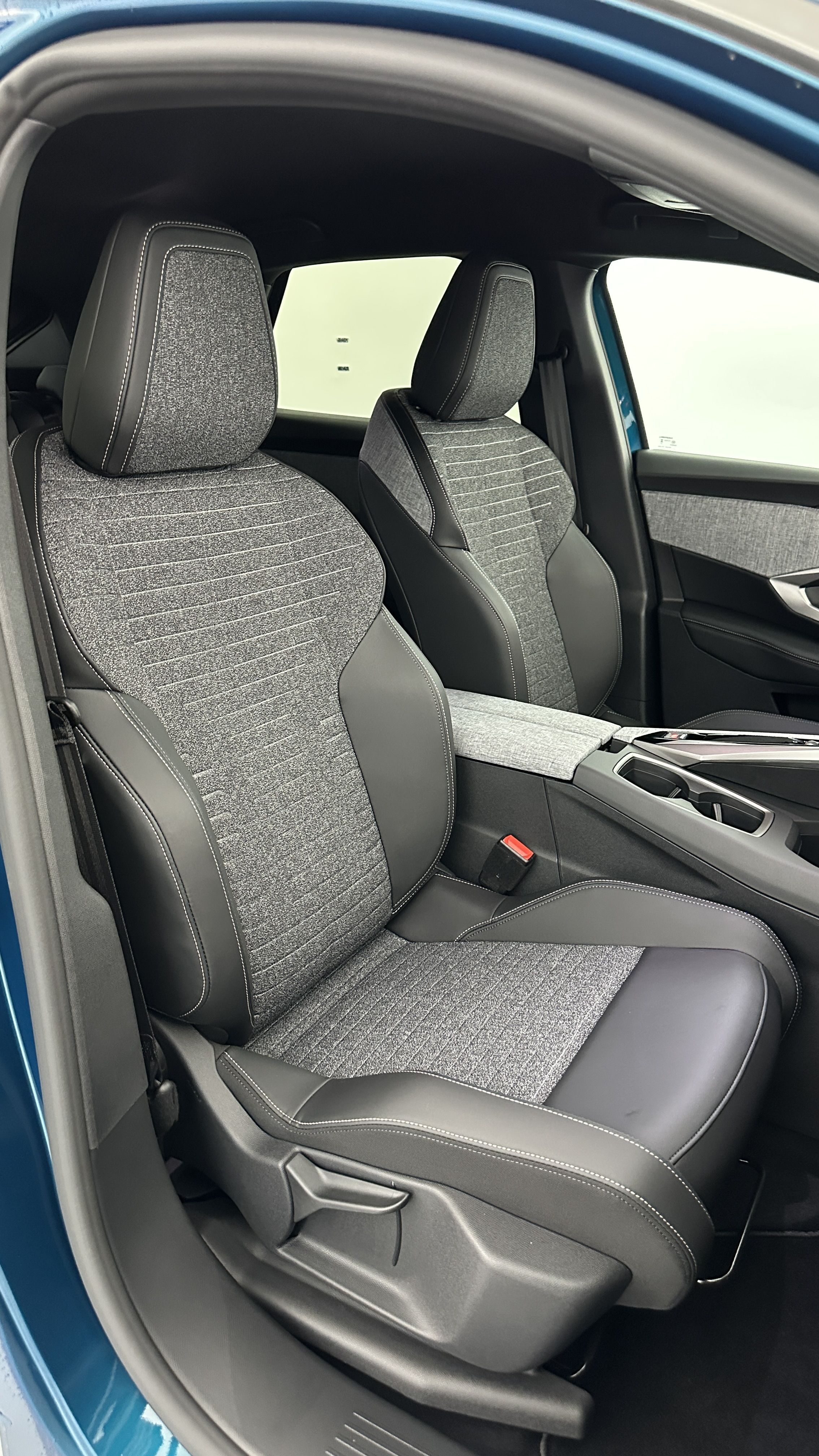 GLI00006037_p53 - PEUGEOT - 3008 - 2025 - photo 18