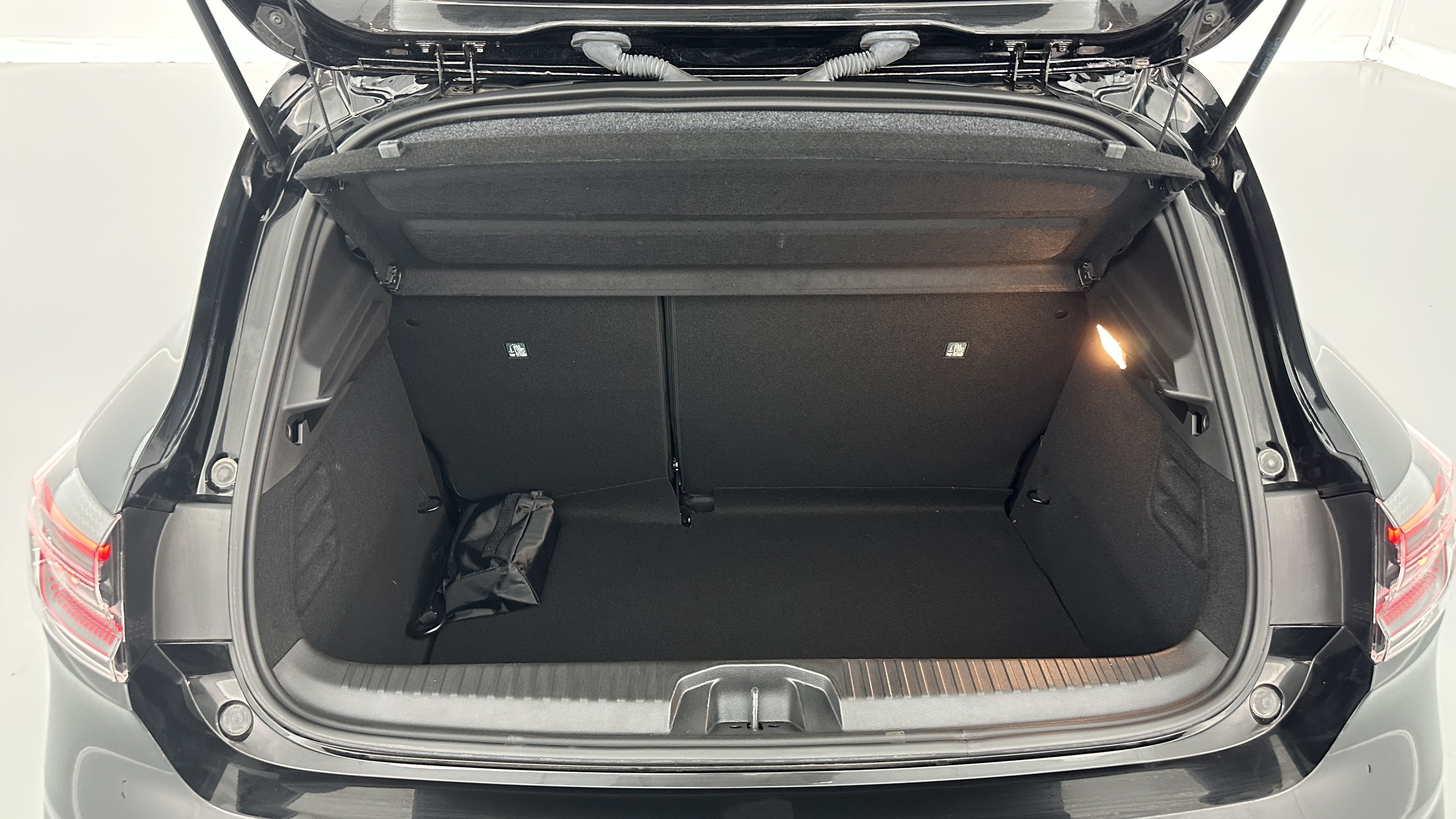 GLI00002864_p53 - RENAULT - CLIO - 2025 - photo 10