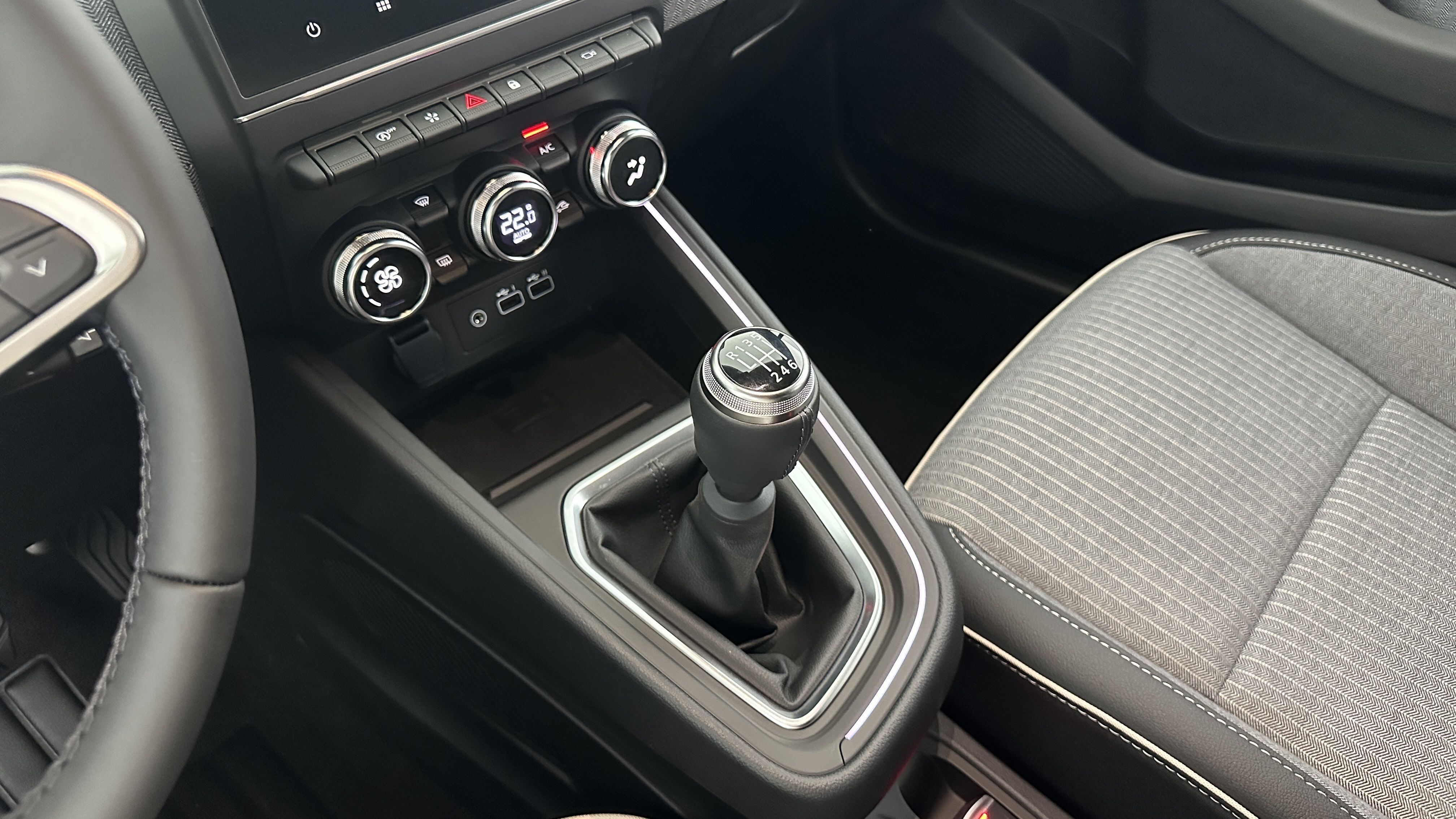 GLI00002864_p53 - RENAULT - CLIO - 2025 - photo 17