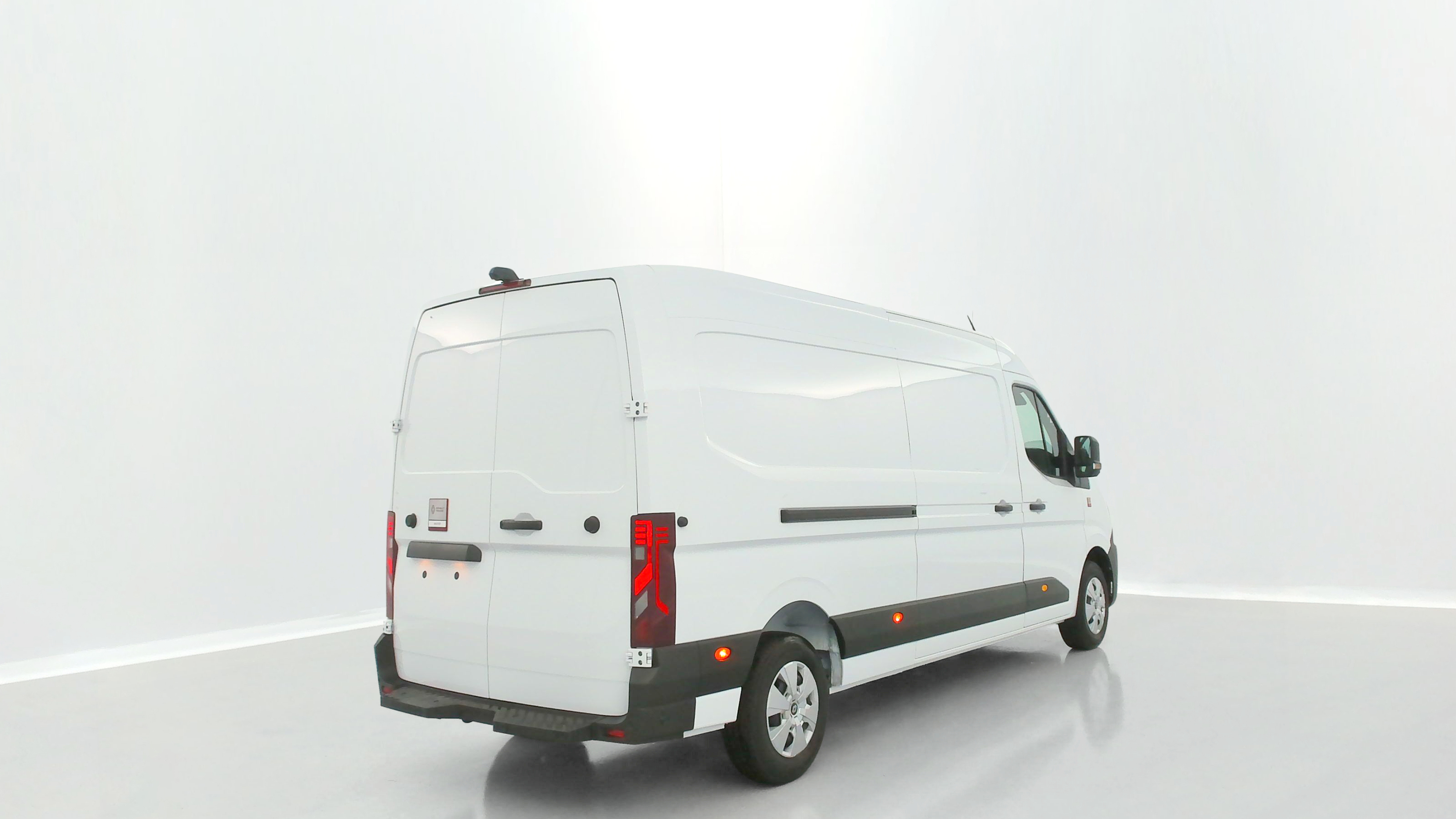 GLI00007112_p53 - RENAULT - MASTER - 2025 - photo 17