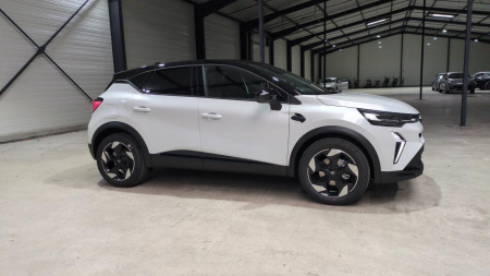 46725_p28 - RENAULT - CAPTUR - 2025