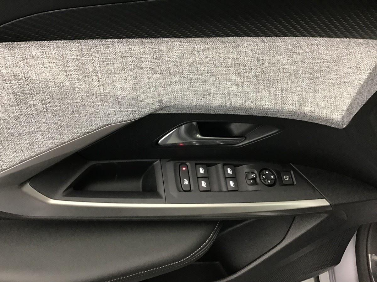 366950_p2 - PEUGEOT - 3008 - 2026 - photo 9