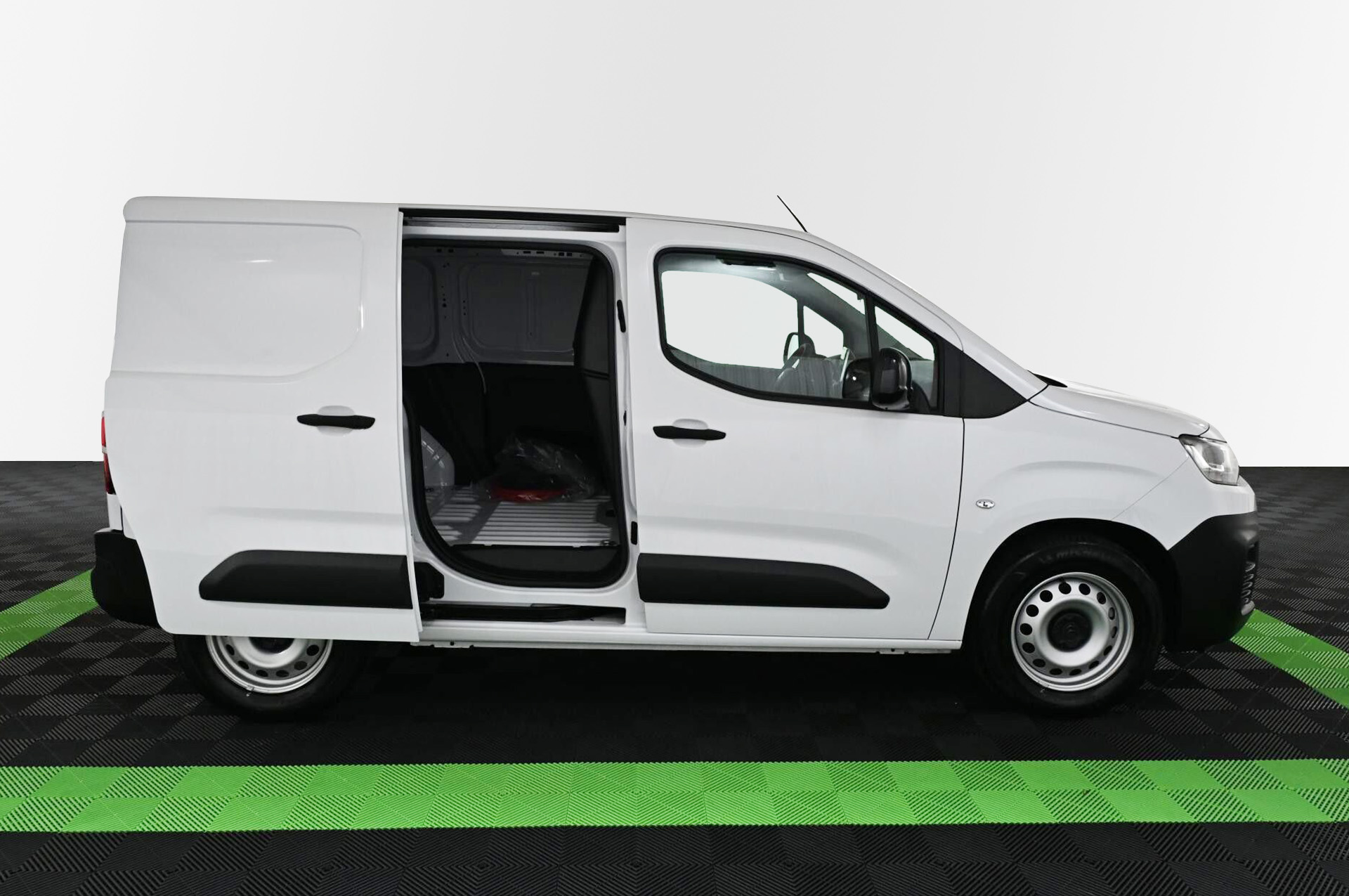 18907_p35 - CITROEN - BERLINGO - 2024 - photo 8