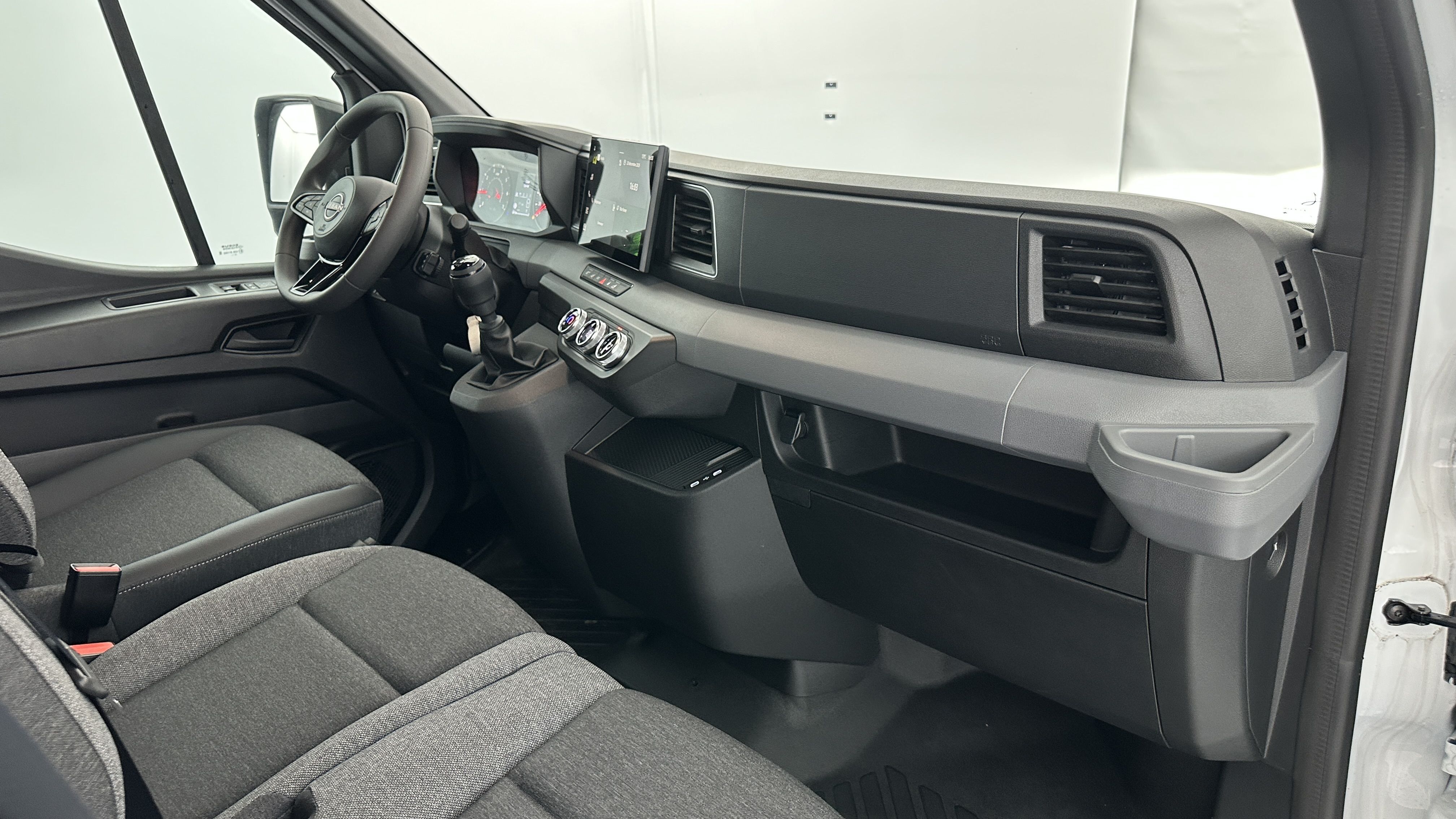 GLI00011217_p53 - NISSAN - INTERSTAR - 2025 - photo 7