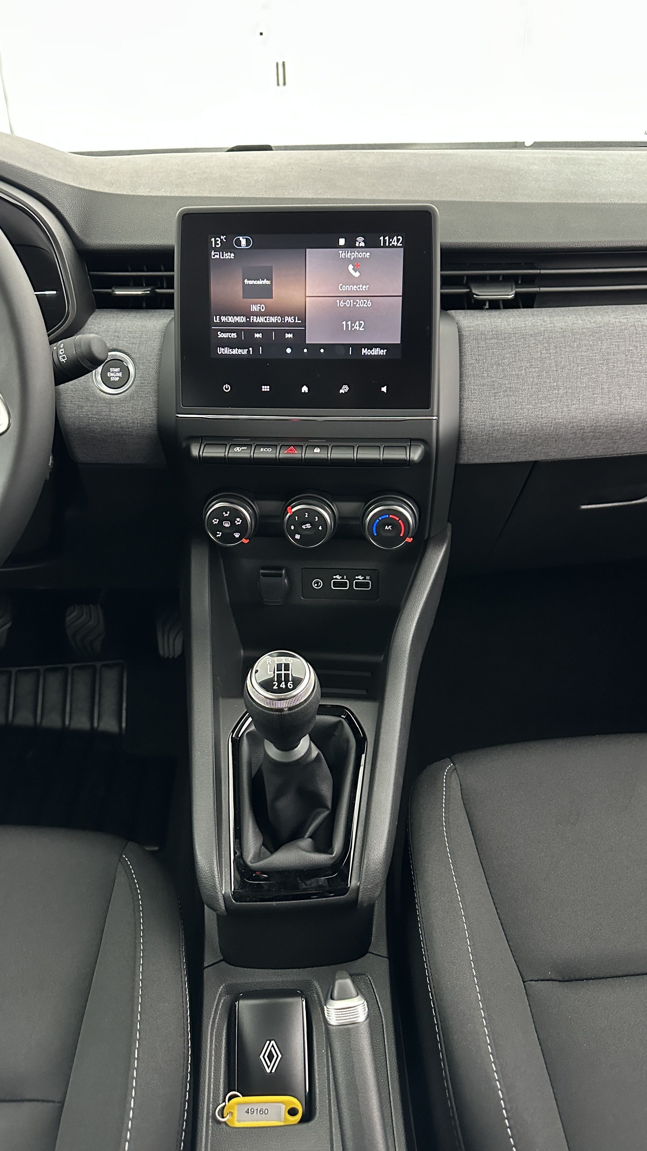 GLI00010435_p53 - RENAULT - CLIO - 2025 - photo 16