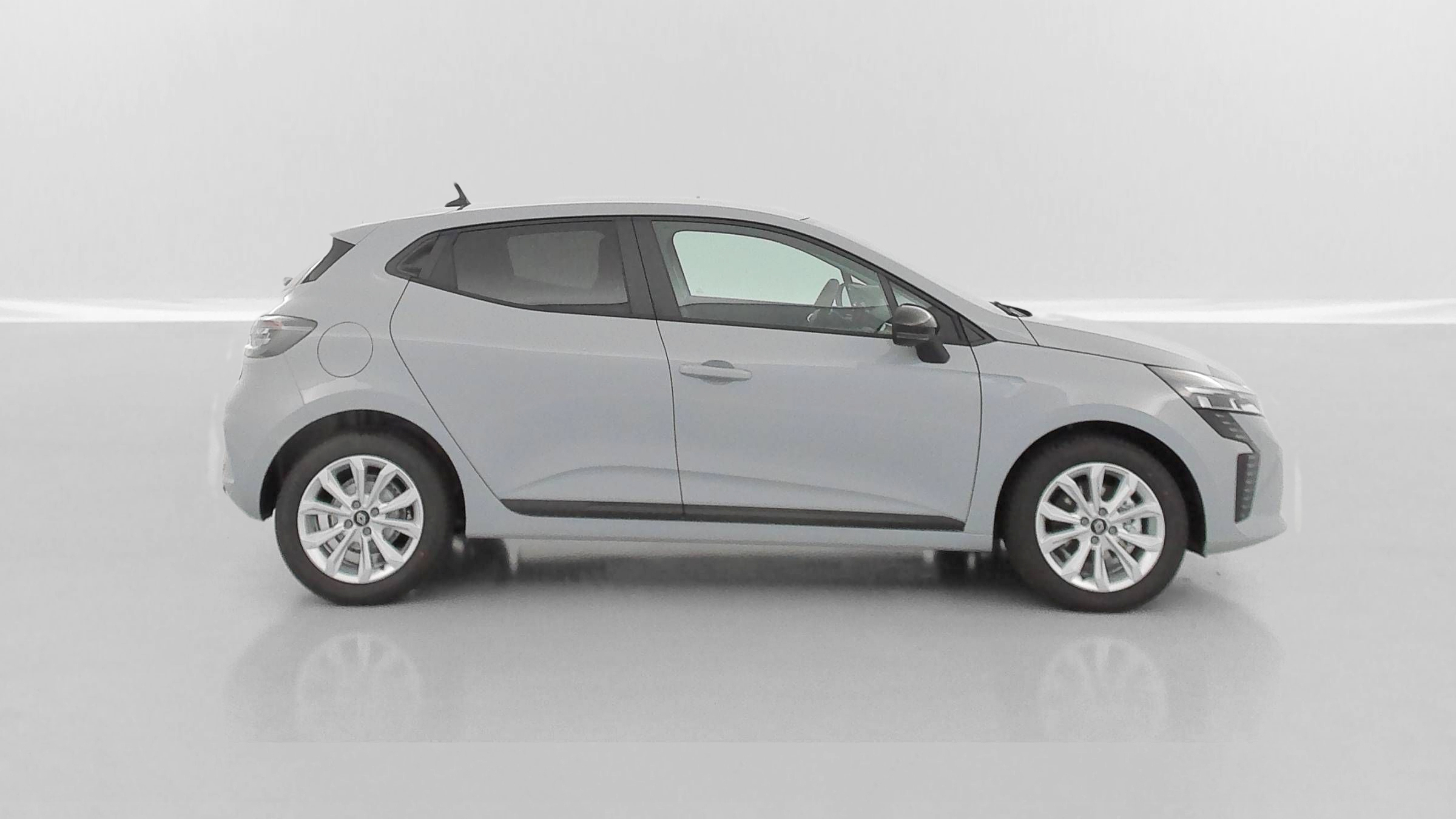 GLI00010435_p53 - RENAULT - CLIO - 2025 - photo 23