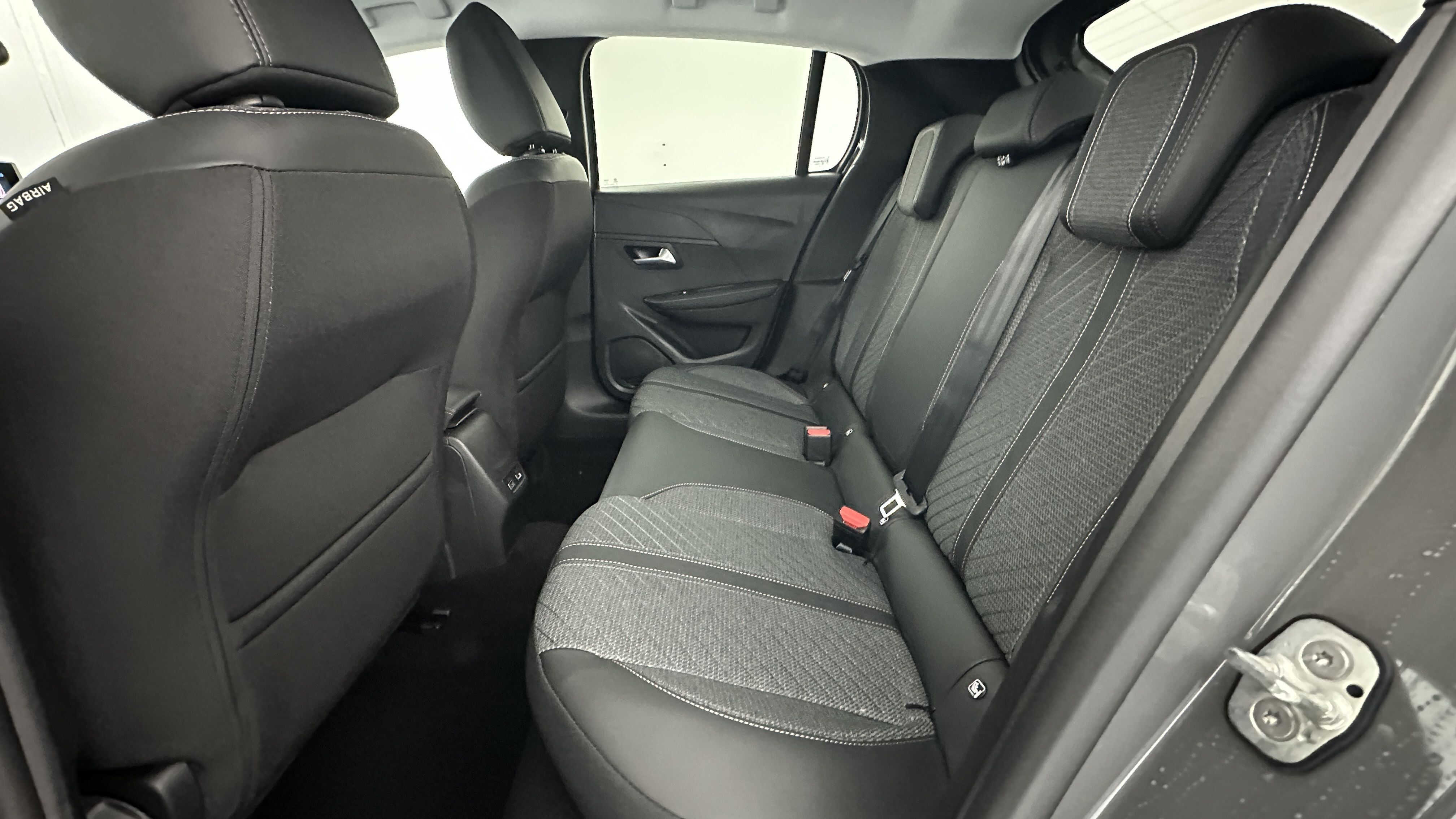 GLI00009517_p53 - PEUGEOT - 208 - 2025 - photo 9