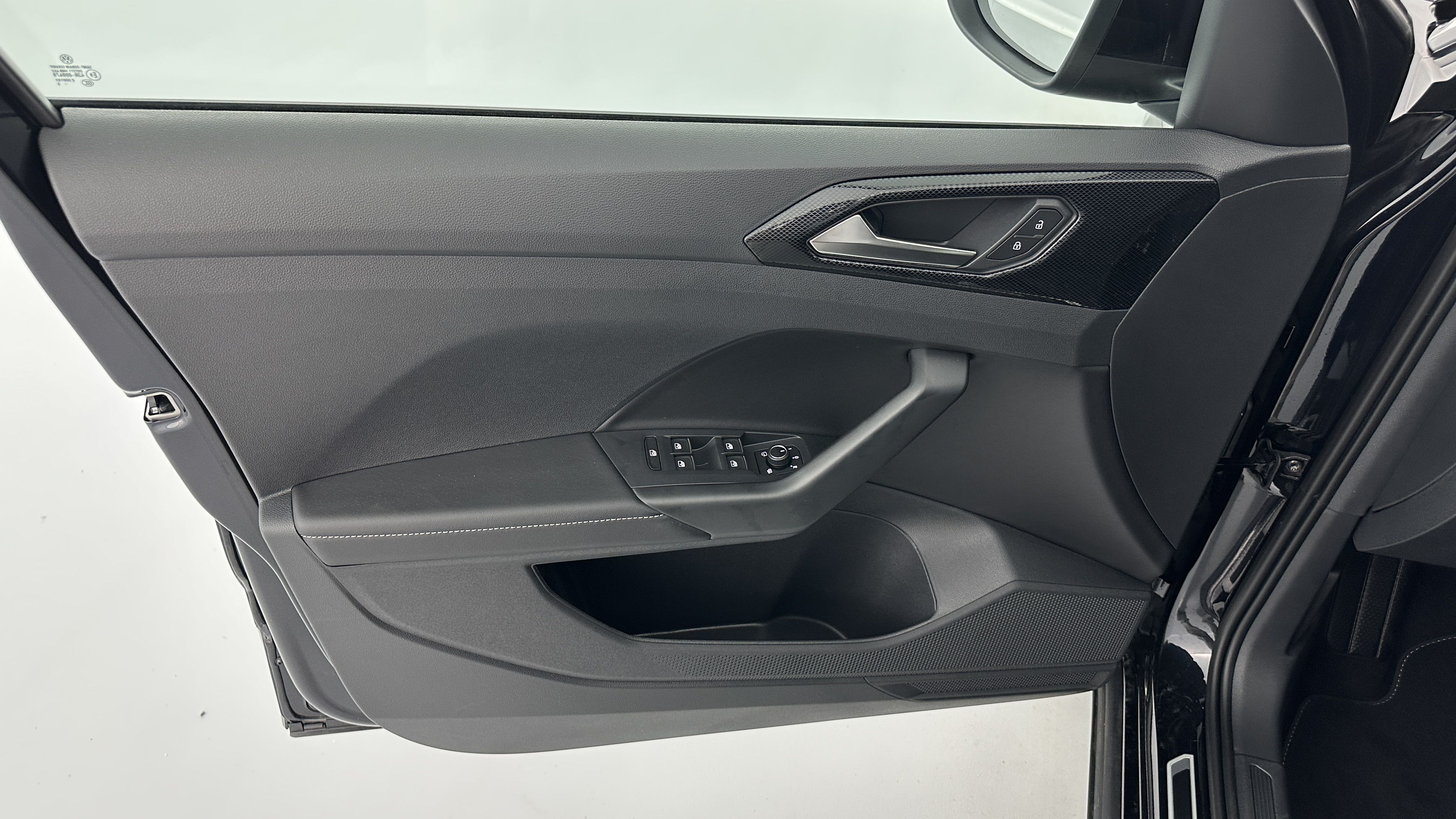 GLI00002897_p53 - VOLKSWAGEN - T CROSS - 2025 - photo 13