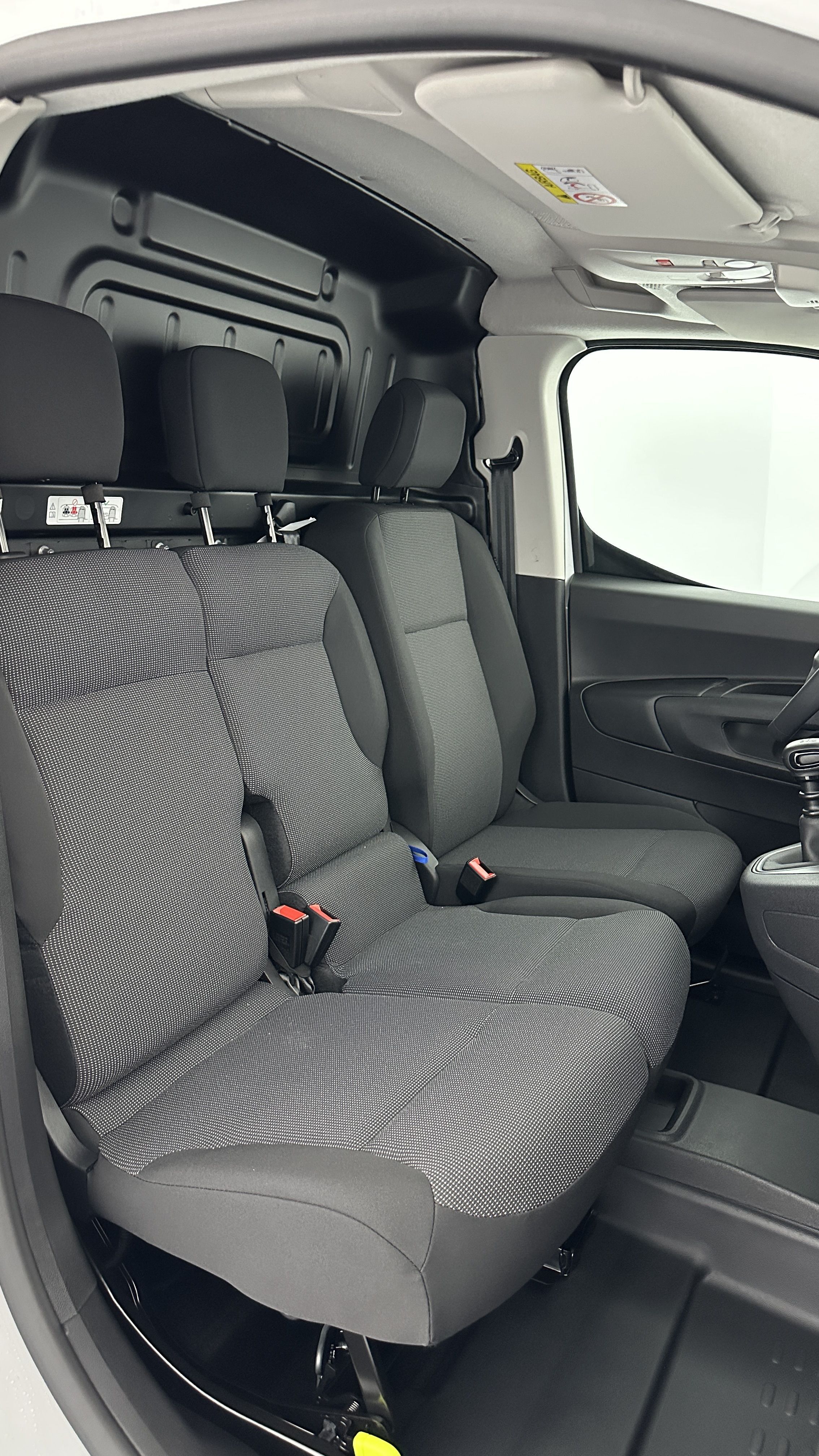 GLI00015451_p53 - PEUGEOT - PARTNER - 2025 - photo 15