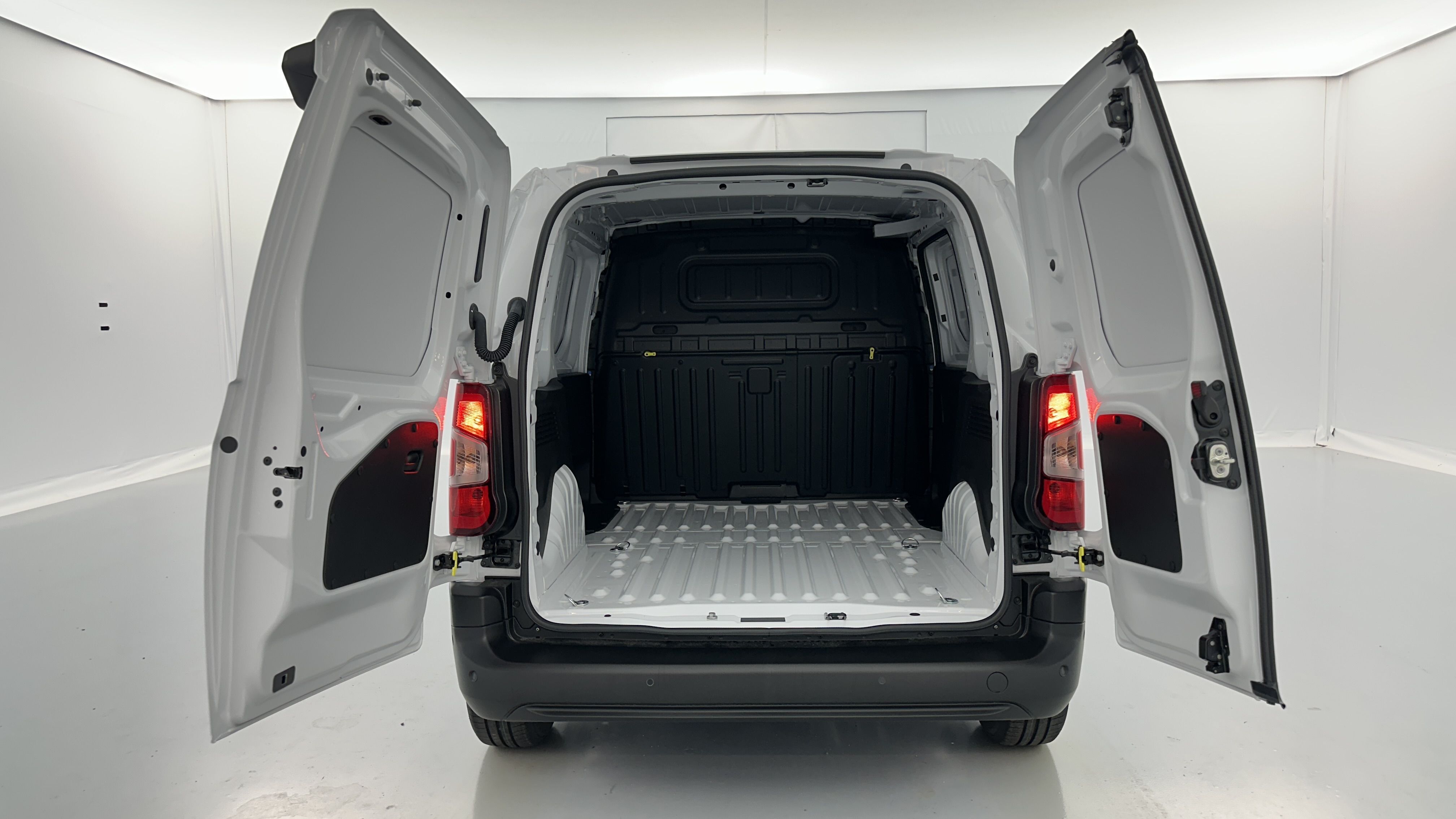 GLI00015450_p53 - PEUGEOT - PARTNER - 2025 - photo 9