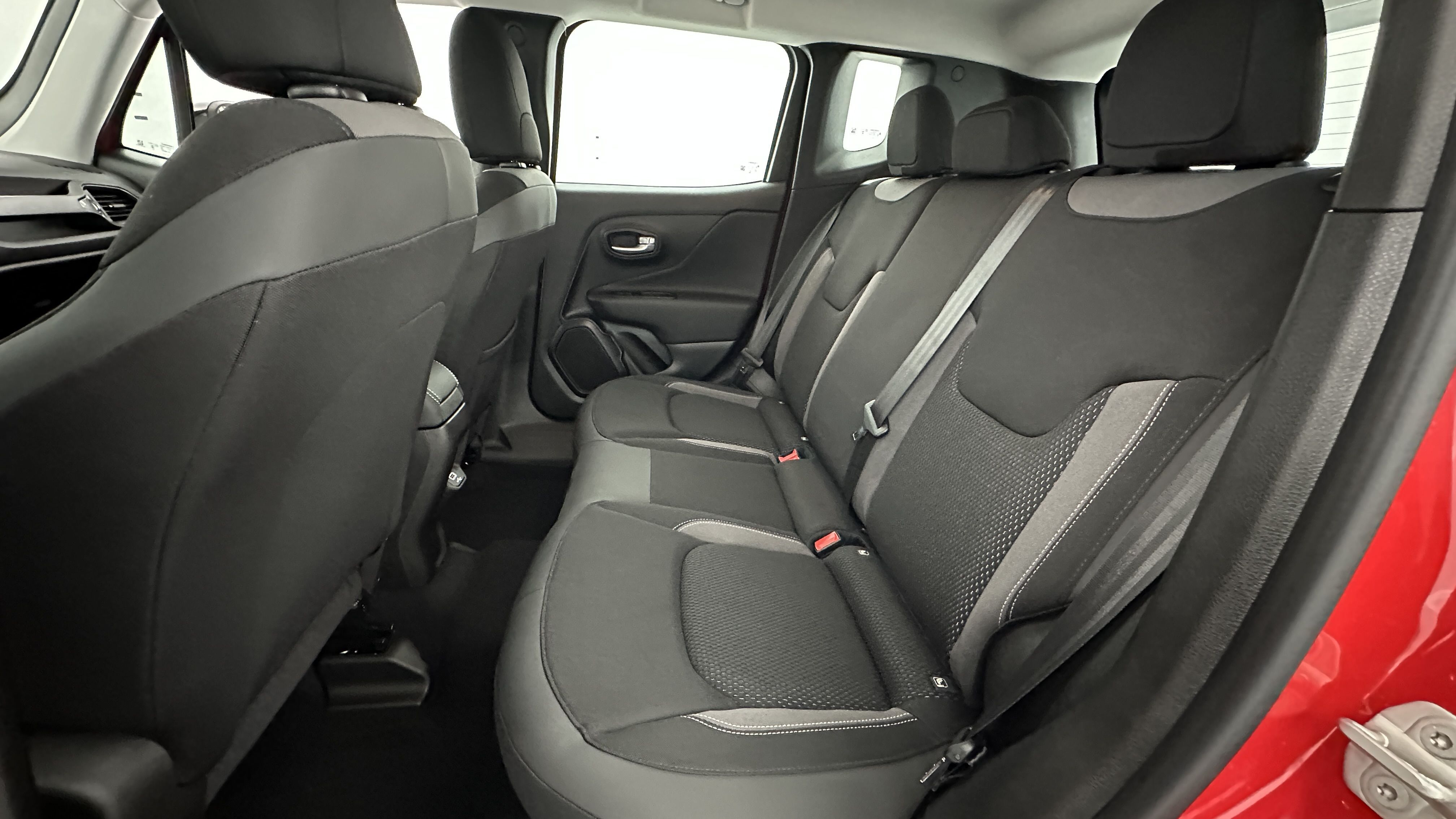 GLI00015680_p53 - JEEP - RENEGADE - 2024 - photo 9