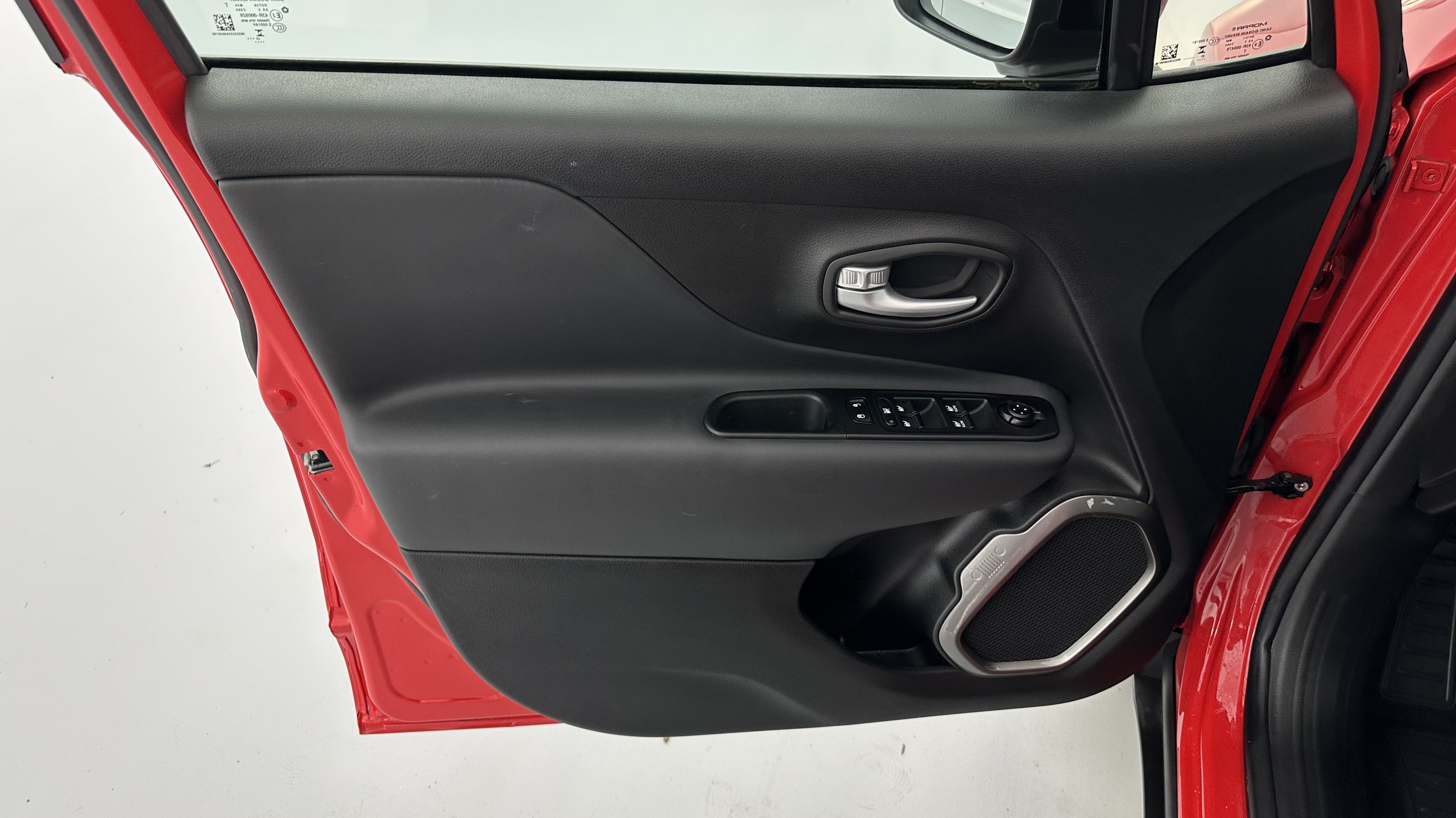 GLI00015680_p53 - JEEP - RENEGADE - 2024 - photo 13