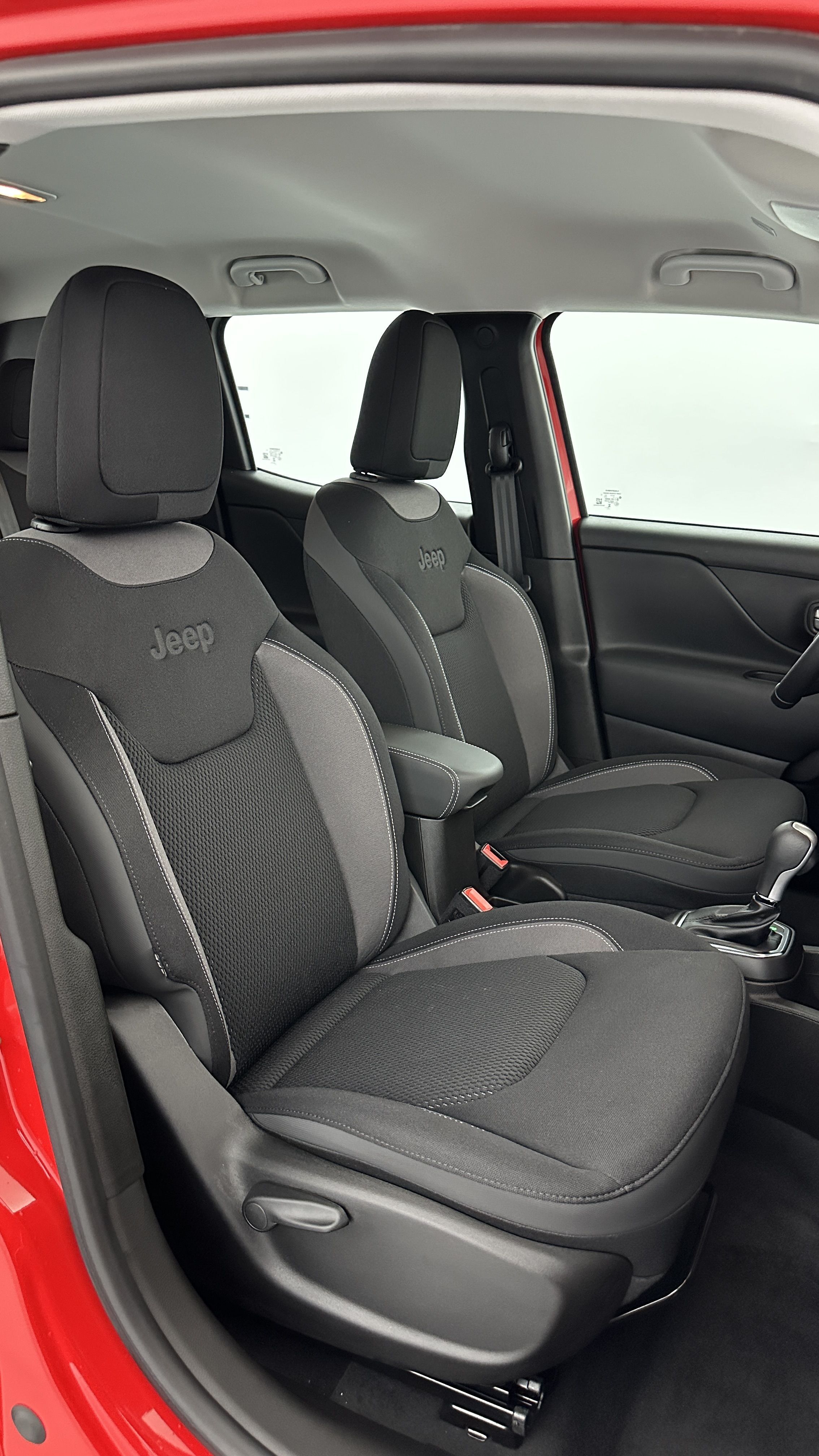 GLI00015680_p53 - JEEP - RENEGADE - 2024 - photo 18