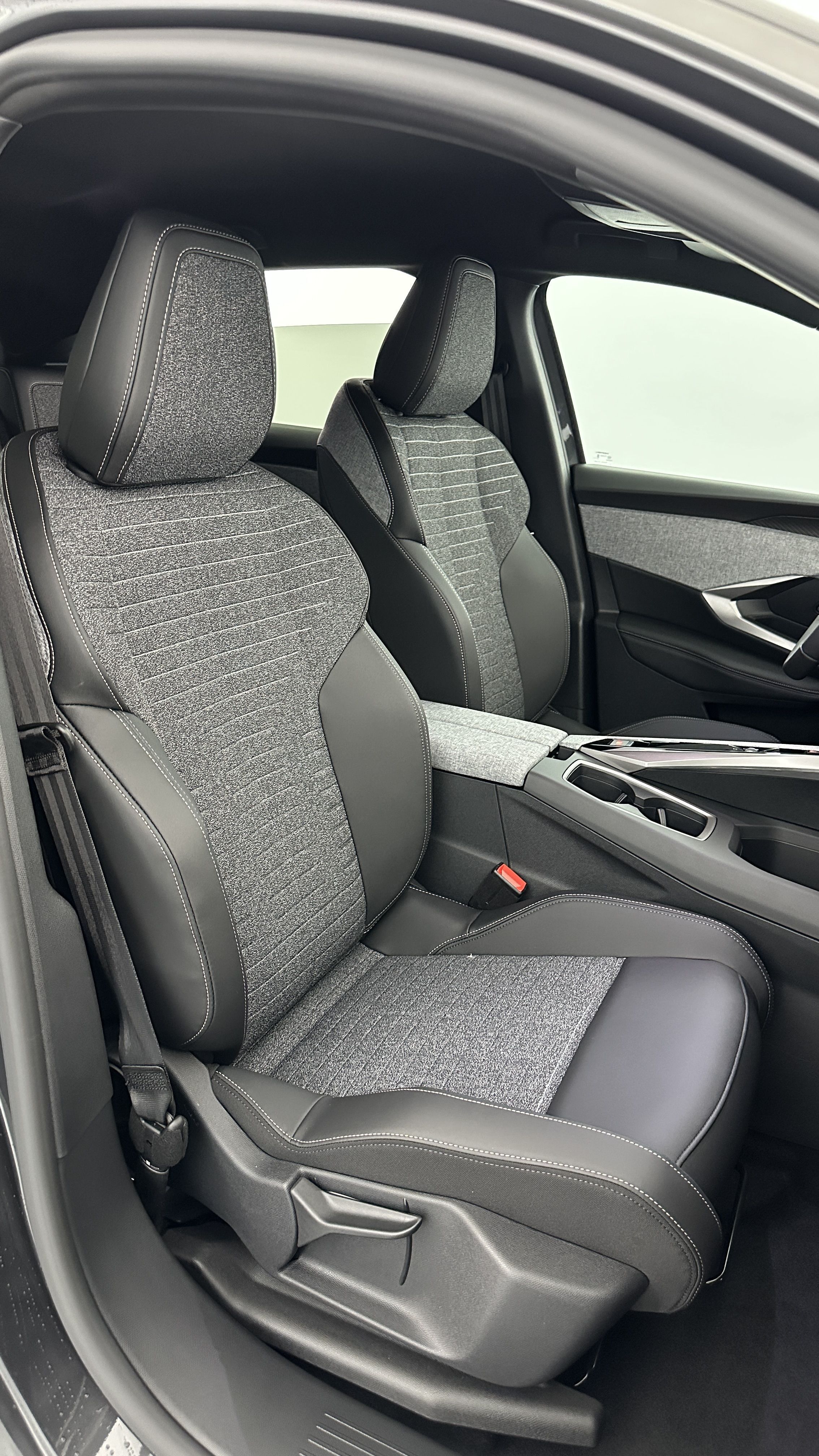 GLI00012565_p53 - PEUGEOT - 3008 - 2025 - photo 17