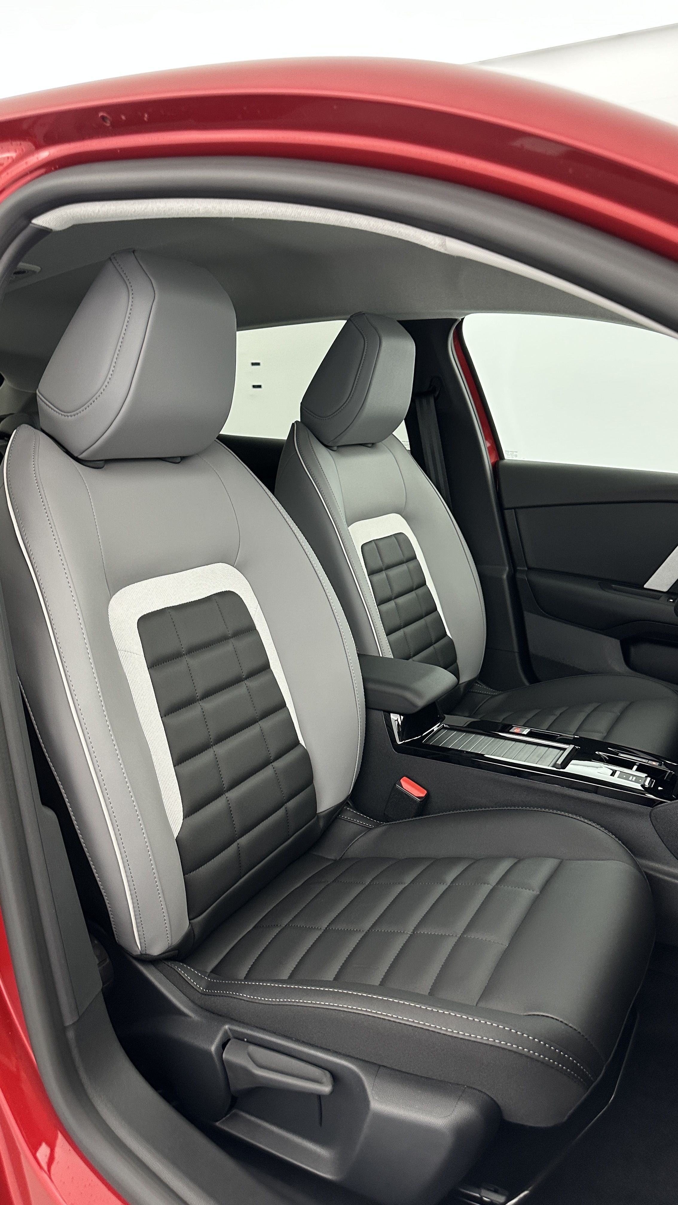 GLI00018726_p53 - CITROEN - C4 - 2025 - photo 18