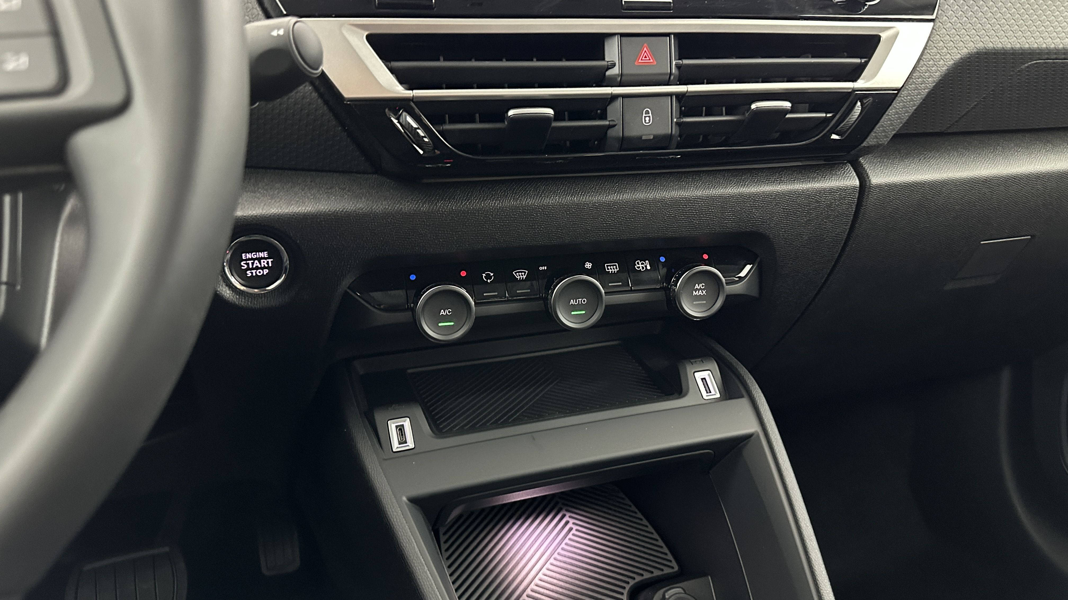 GLI00018726_p53 - CITROEN - C4 - 2025 - photo 22