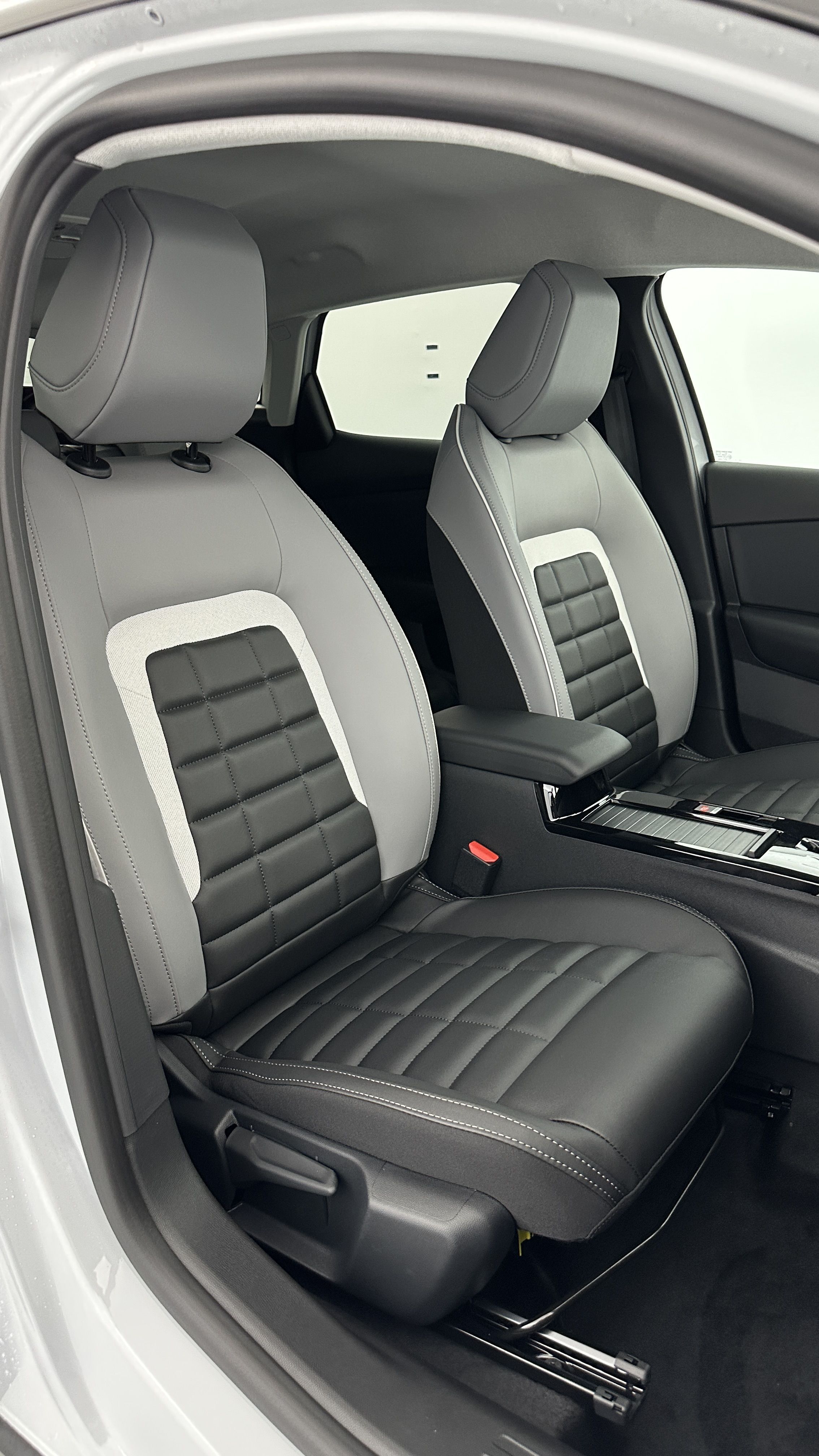 GLI00018727_p53 - CITROEN - C4 - 2025 - photo 18