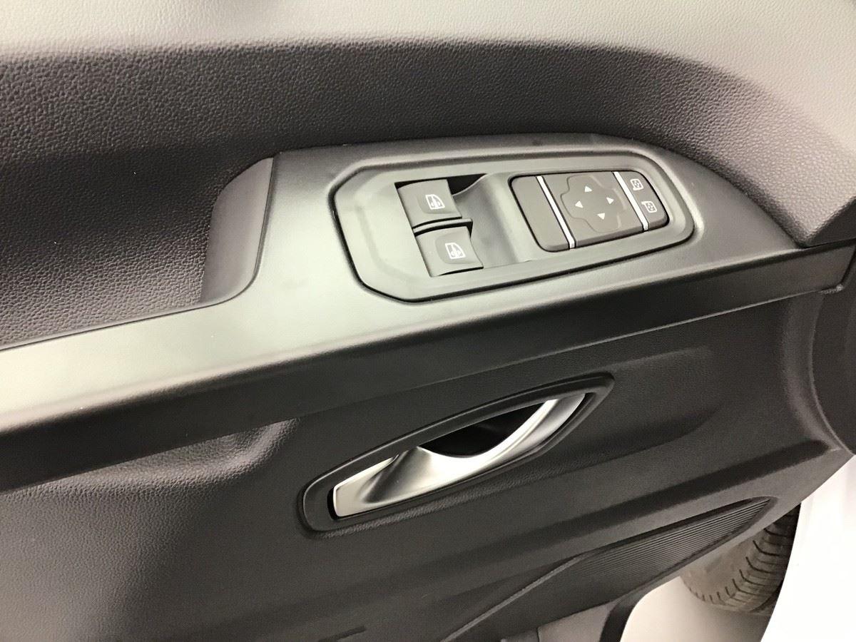 380937_p2 - RENAULT - TRAFIC - 2026 - photo 9