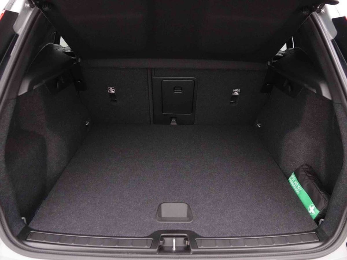 383285_p2 - VOLVO - XC 40 - 2026 - photo 4