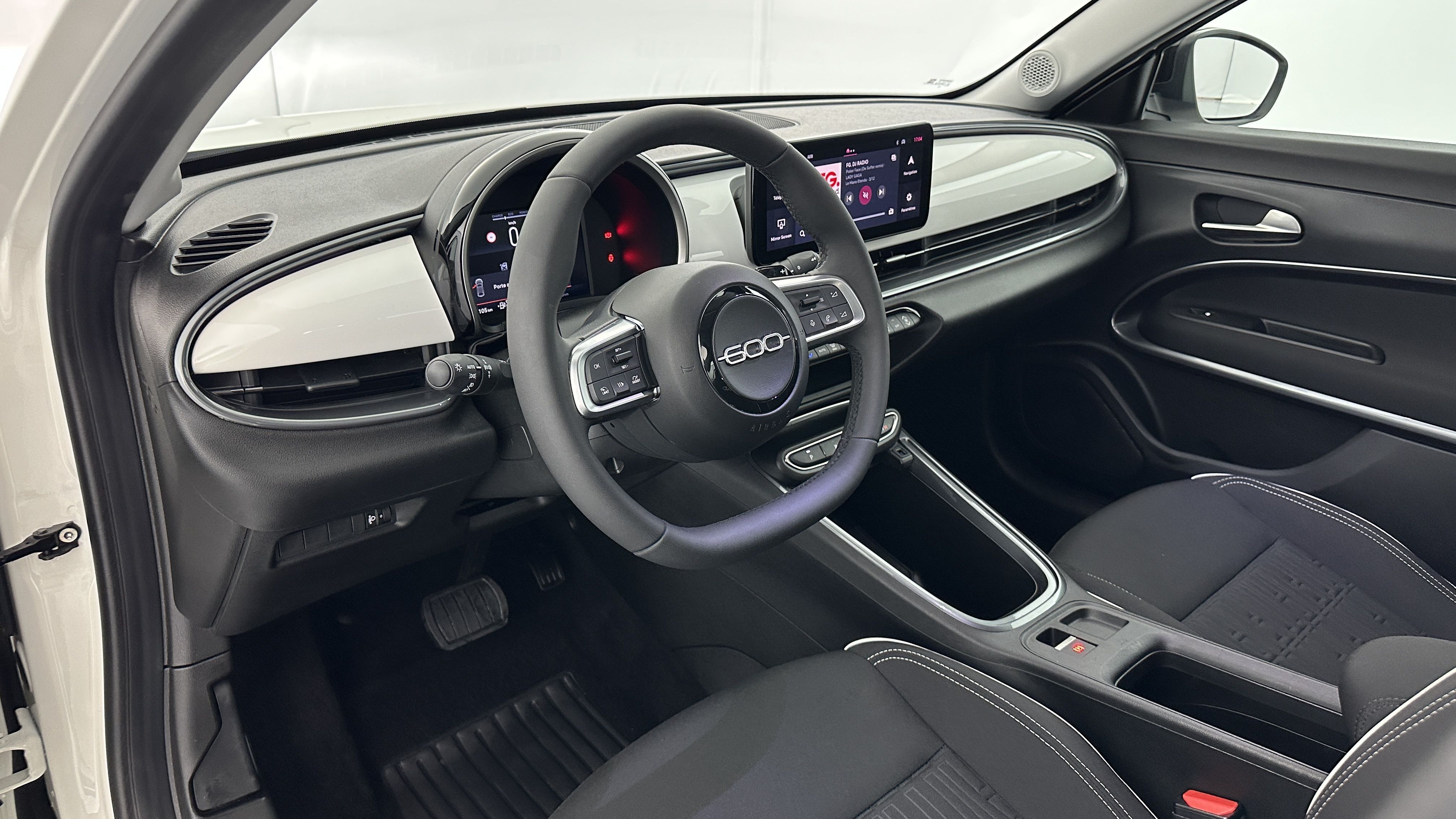 GLI00026496_p53 - FIAT - 600 - 2025 - photo 6