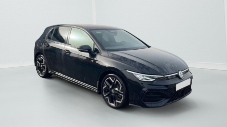 381015_p2 - VOLKSWAGEN - GOLF - 2026