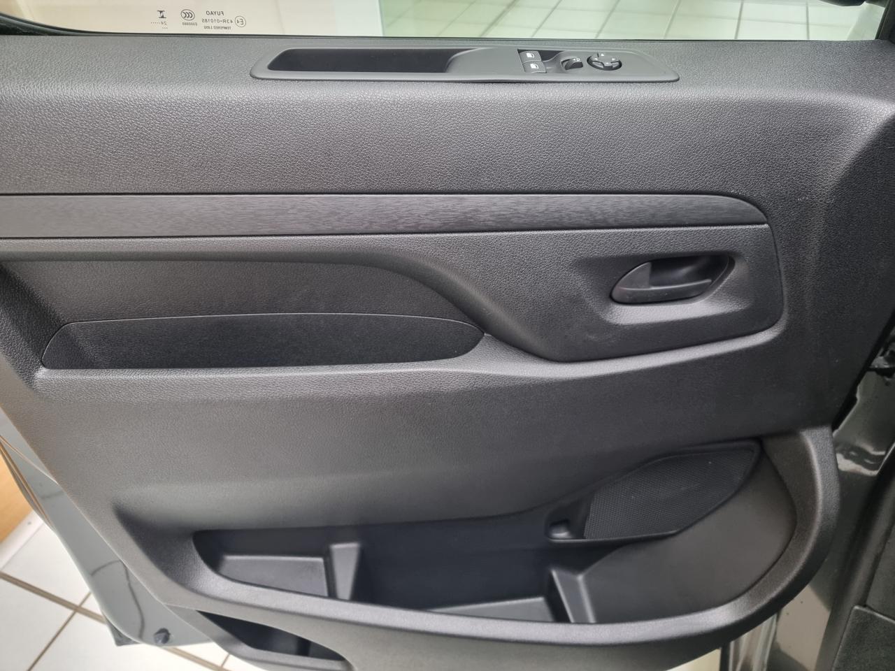 0679-0002890_p68 - CITROEN - JUMPY - 2025 - photo 17