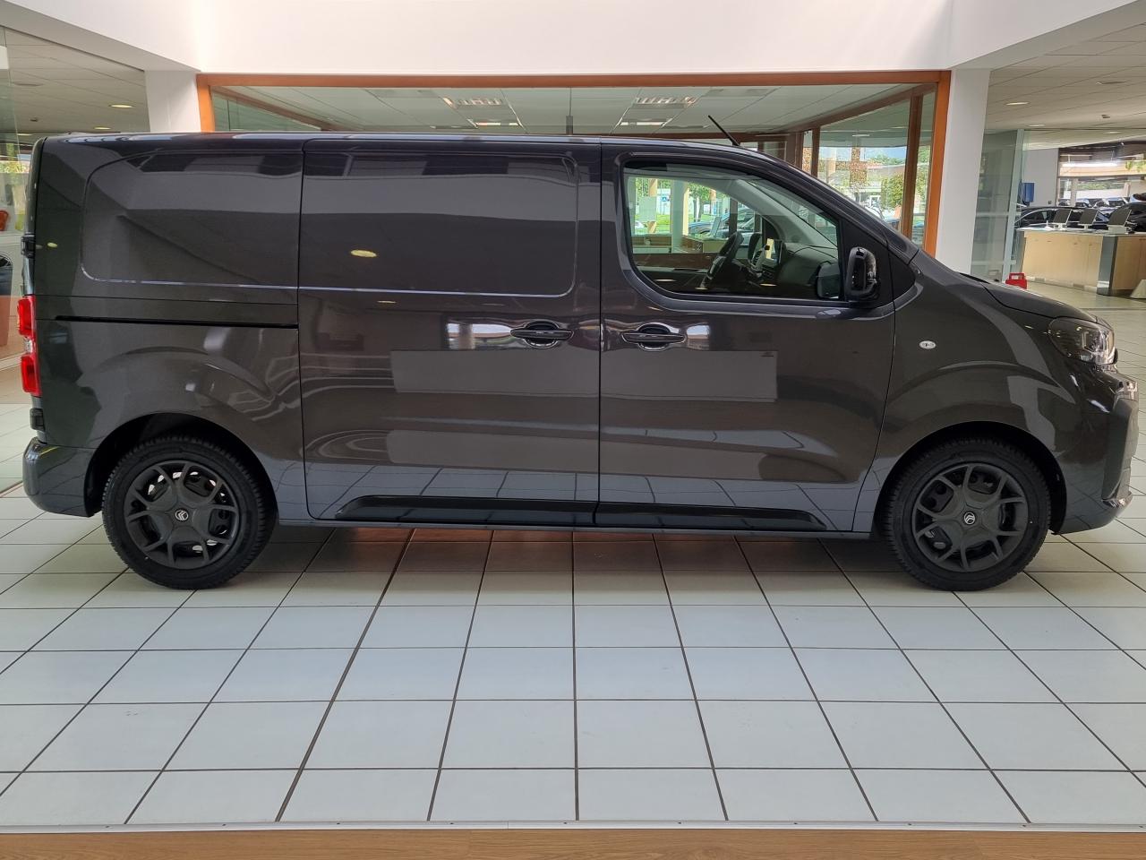 0679-0003000_p68 - CITROEN - JUMPY - 2025 - photo 23