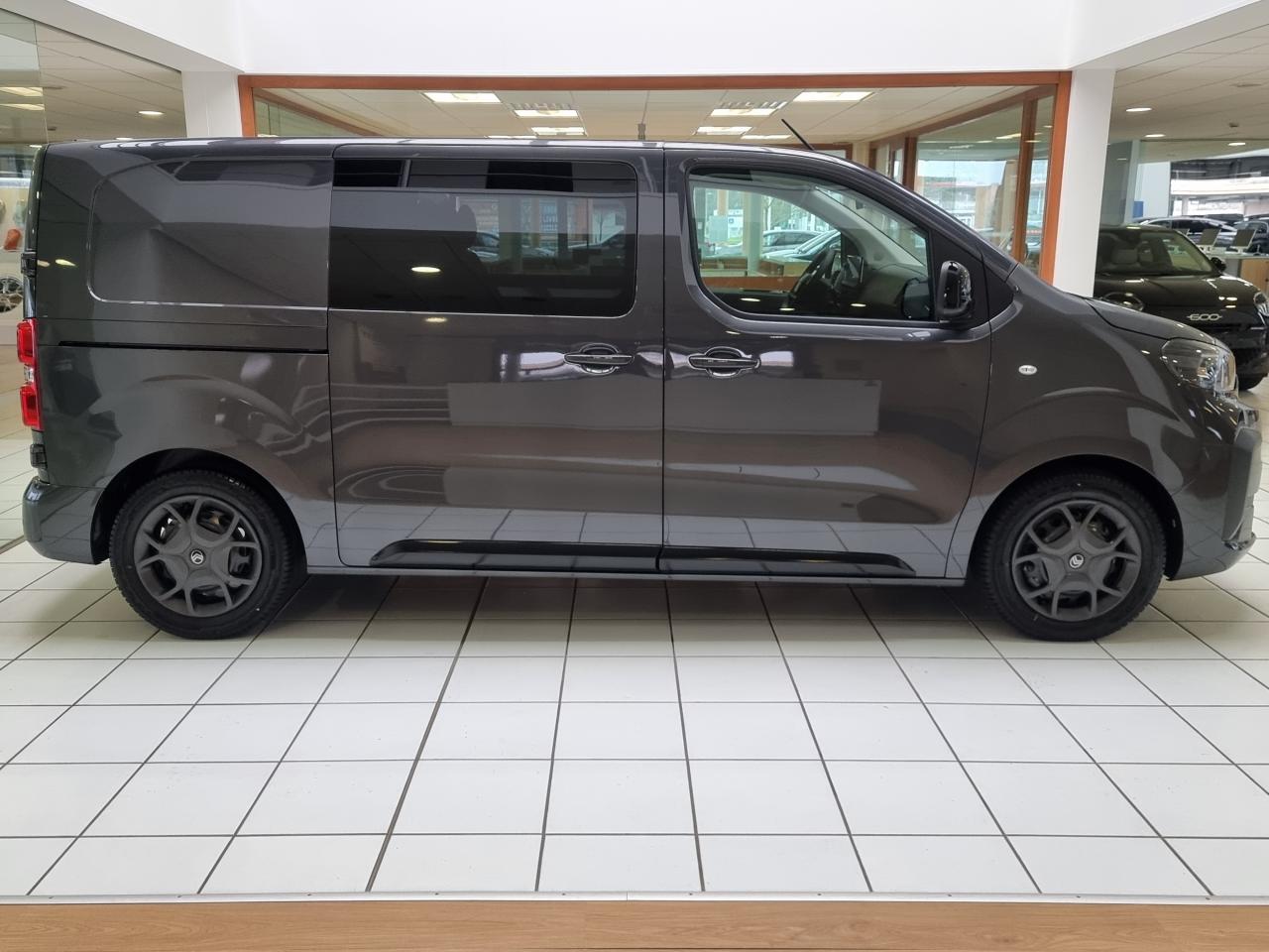 0679-0003005_p68 - CITROEN - JUMPY - 2025 - photo 28