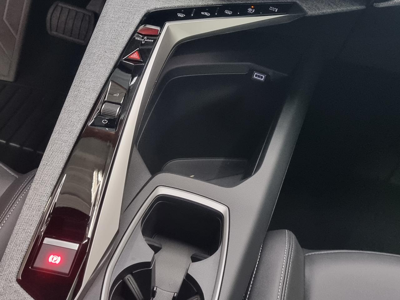 0679-0003274_p68 - PEUGEOT - 3008 - 2025 - photo 21