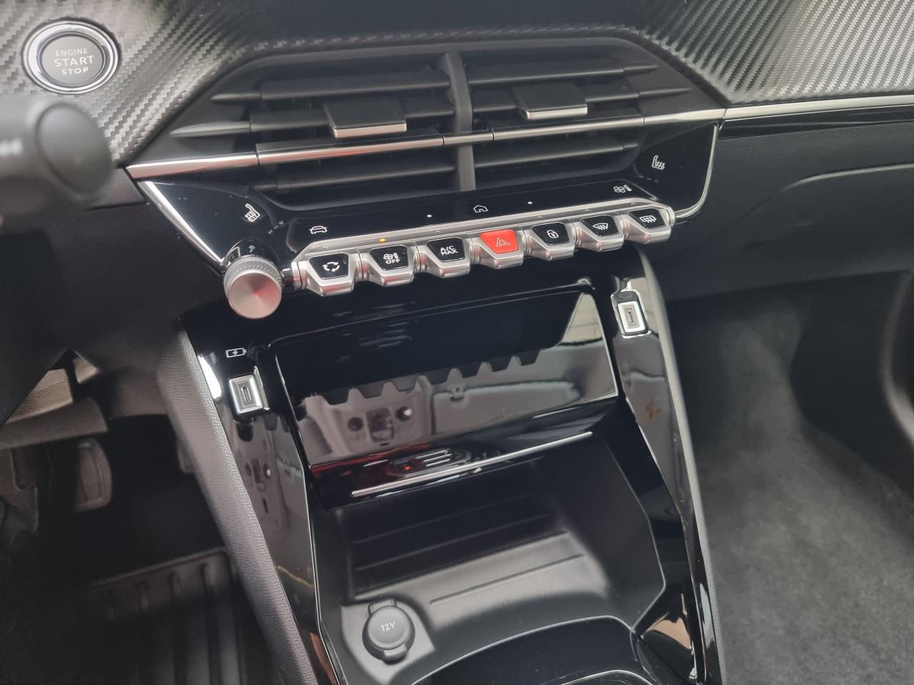 0679-0003332_p68 - PEUGEOT - 208 - 2026 - photo 17