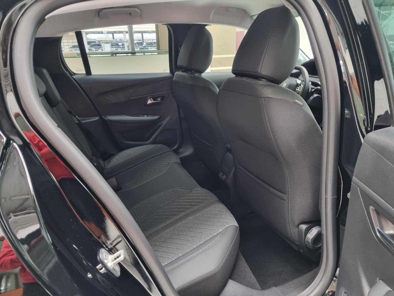 0679-0003332_p68 - PEUGEOT - 208 - 2026 - photo 22