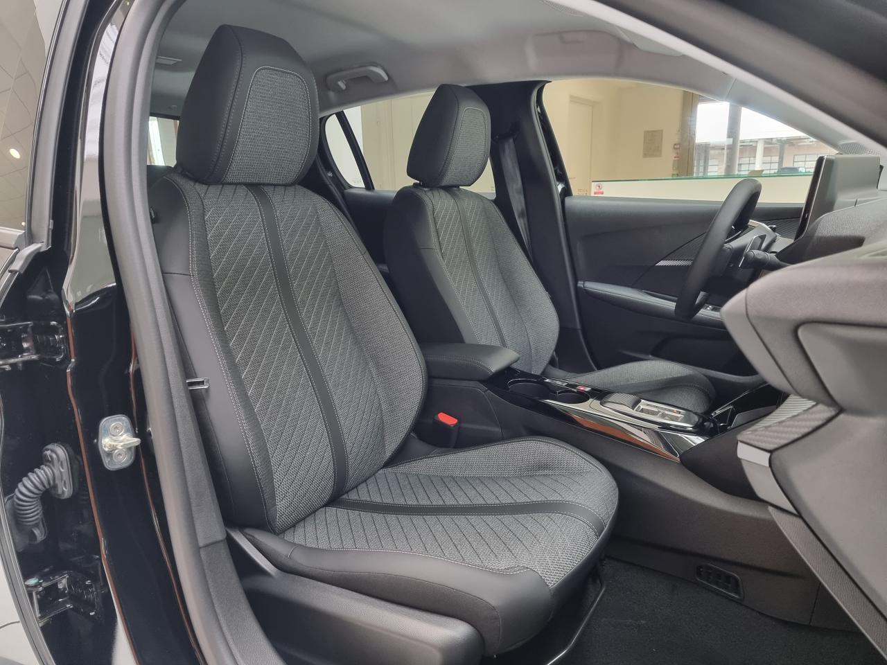 0679-0003332_p68 - PEUGEOT - 208 - 2026 - photo 10