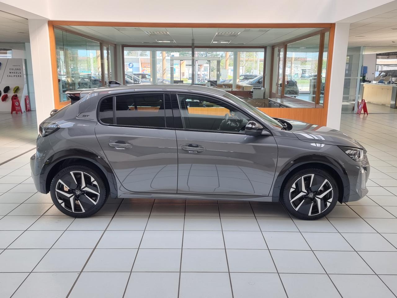 0679-0003374_p68 - PEUGEOT - 208 - 2025 - photo 28