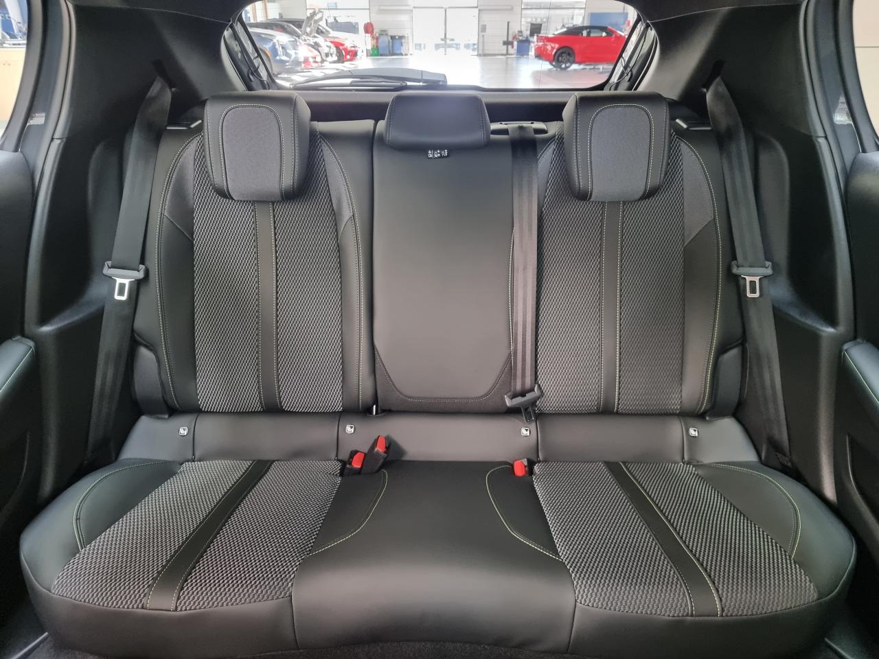 0679-0003374_p68 - PEUGEOT - 208 - 2025 - photo 11